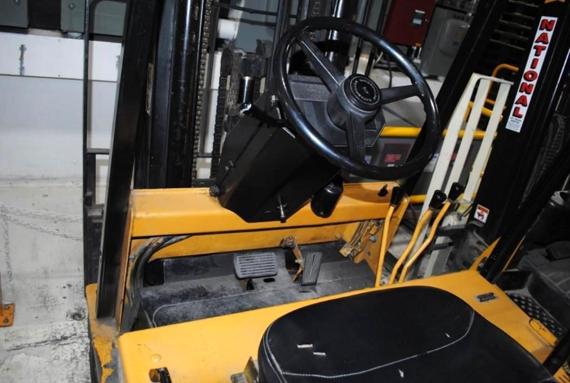 Caterpillar 2400Lb Electric Forklift - Image 2 of 4