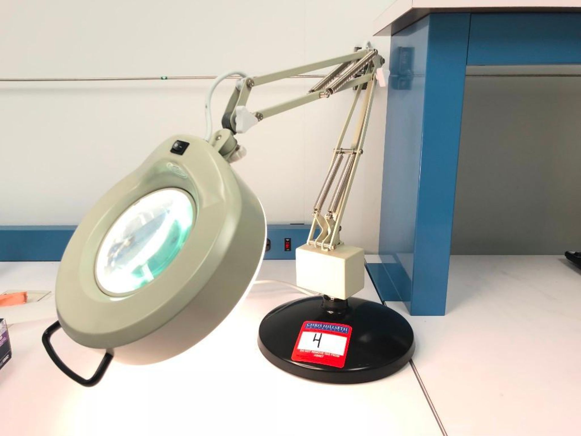 Magnification Lamp