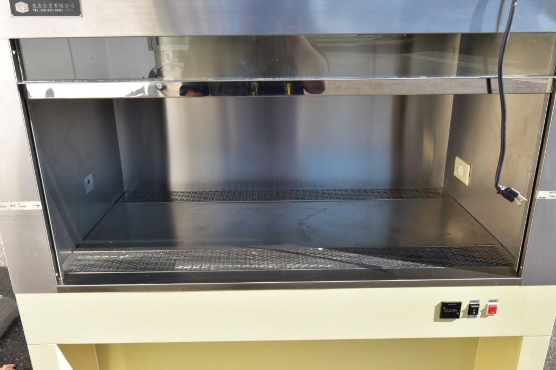 Laminar Flow Hood (Airtech) Model: KBB1303L - Image 7 of 7