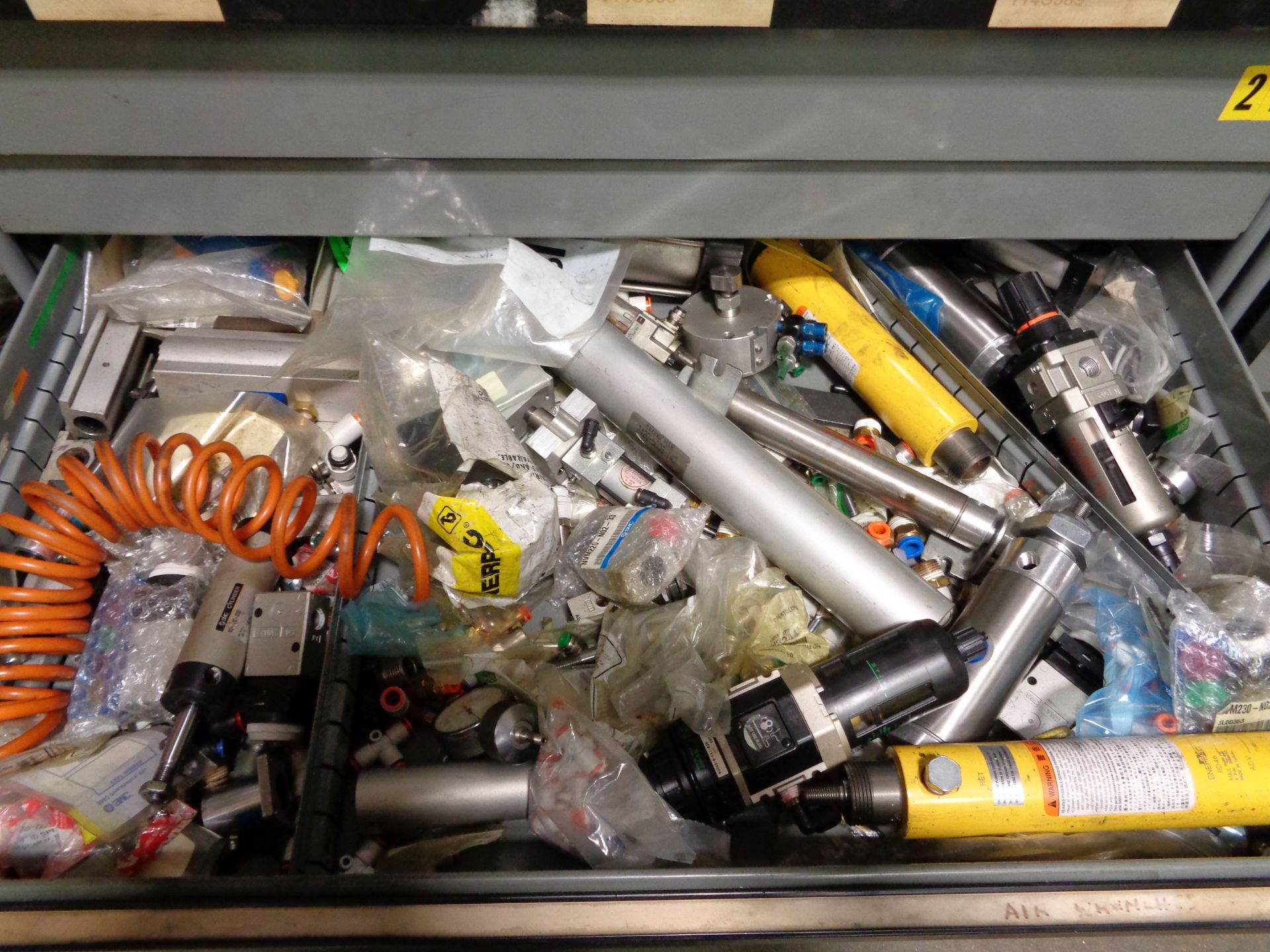 8-DRAWER TOOLING CABINET WITH TOOLING AND HARDWARE - Image 5 of 5