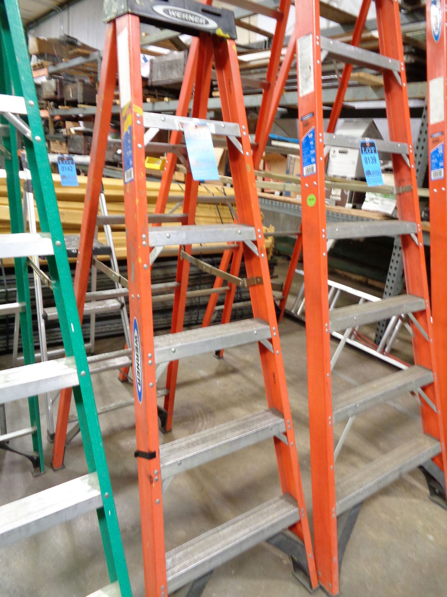 6' WERNER FIBERGLASS STEP LADDER