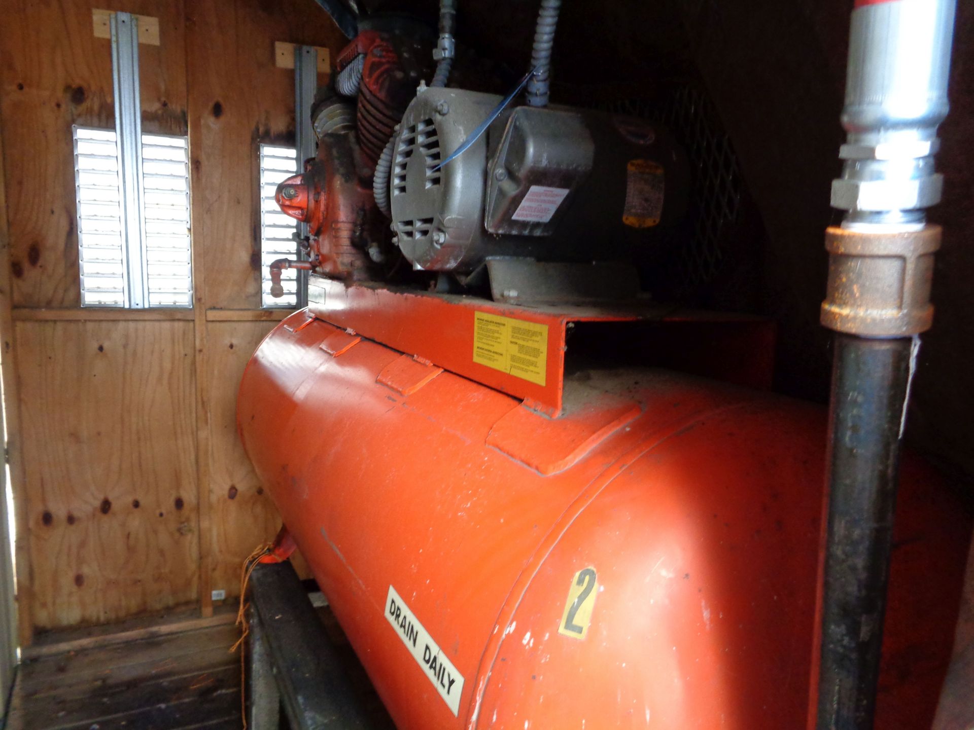 15 HP DEVILBISS MODEL VAV5060 HORIZONTAL TANK AIR COMPRESSOR; S/N 1160 **LOCATED IN SHED OUTSIDE**