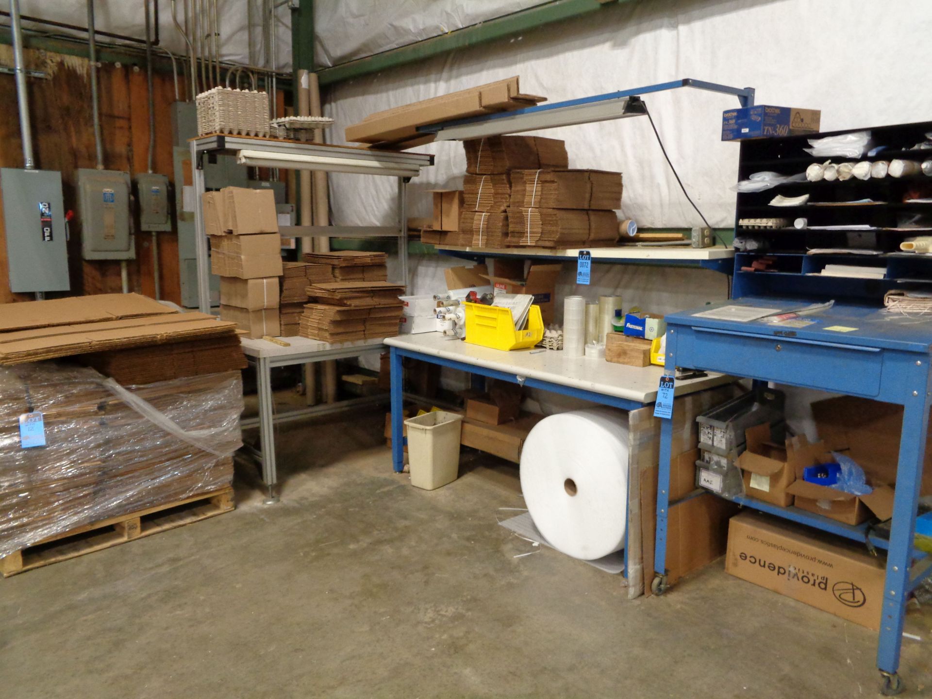 (LOT) SHIPPING CENTER W/ BENCHES, SHELVING, DESK, BOXES & SHIPPING SUPPLIES