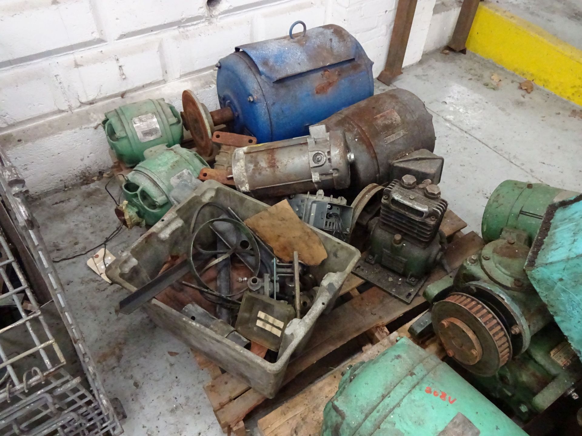 (LOT) (3) SKIDS USED MOTORS 3-10 HP - Image 4 of 4