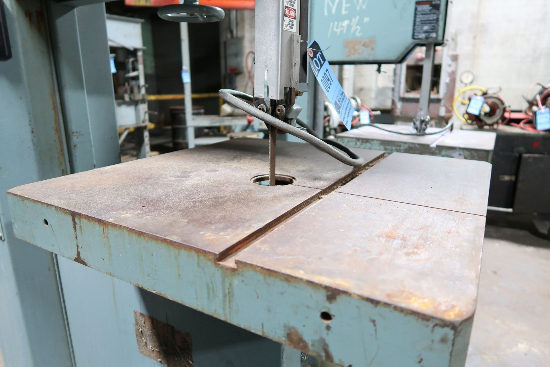 20" DELTA VERTICAL BAND SAW - Image 4 of 5