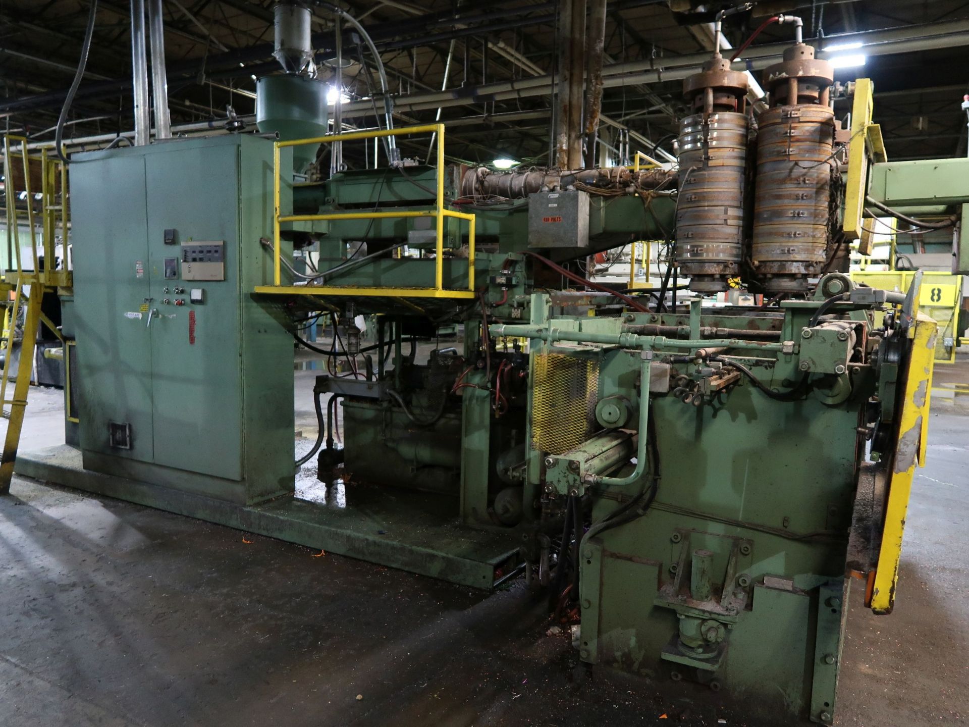 WALDRON HARTIG DUAL HEAD ALTERNATING BLOW HORIZONTAL ACCUMULATOR RAM PLASTIC BLOW MOLDING MACHINE, - Image 28 of 44