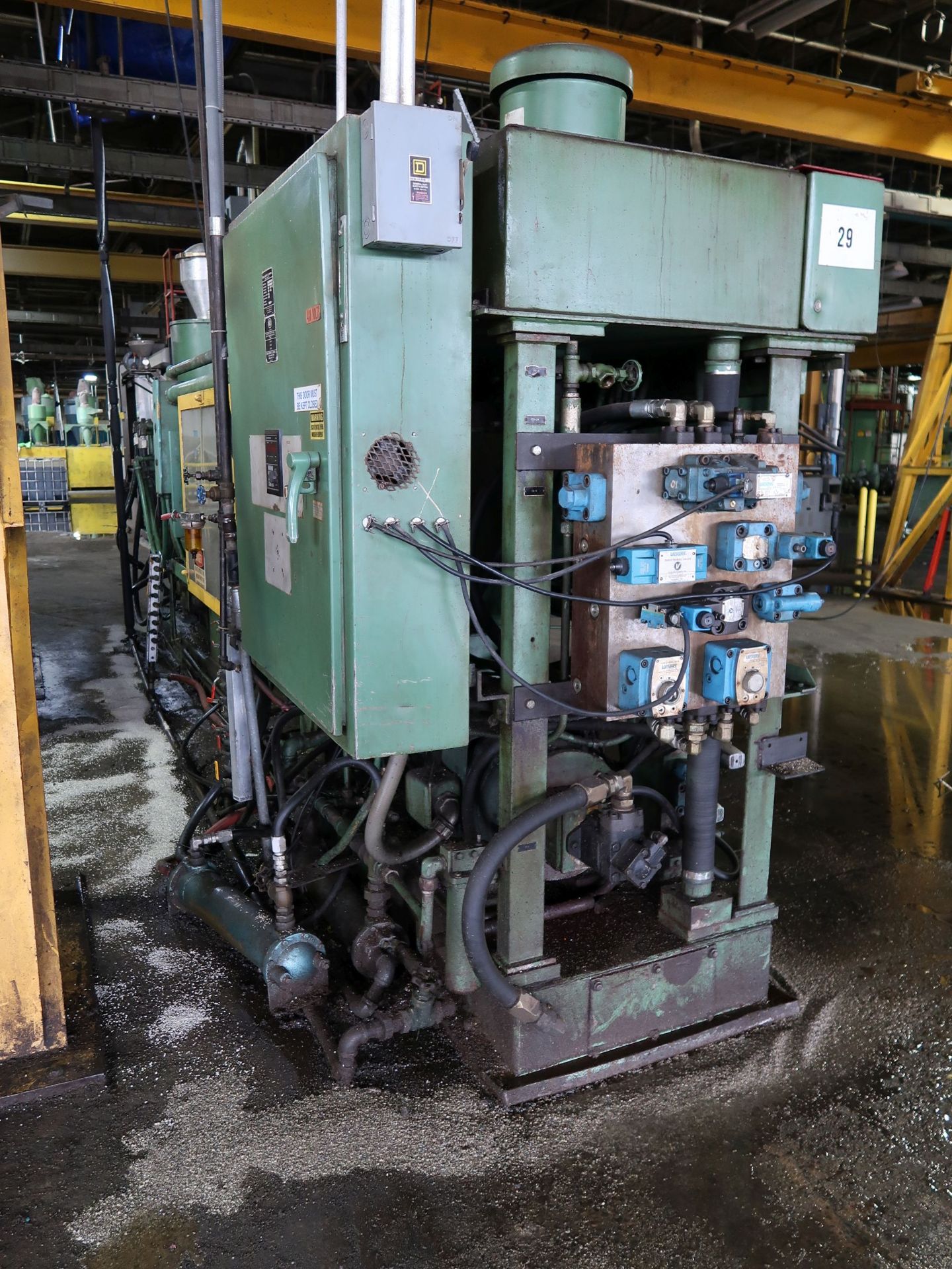 350 TON NATCO MODEL 350ED HYDRAULIC CLAMP INJECTION MOLDING MACHINE; S/N 350ED-674 - Image 4 of 25