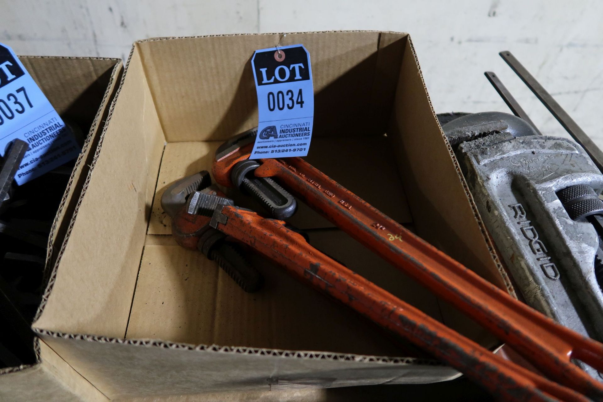 (LOT) PIPE WRENCHES