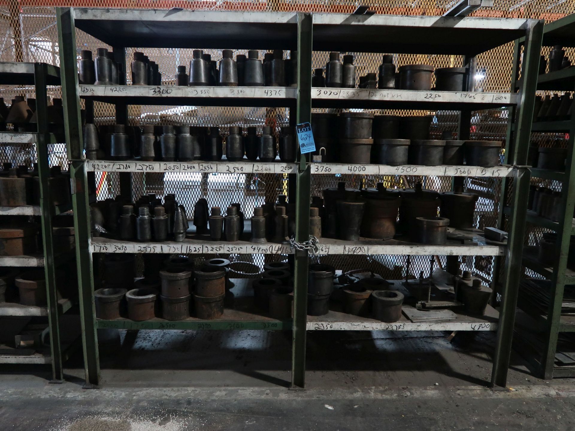 (LOT) RACK WITH BLOW MOLDING DIE RINGS AND MANDRELS