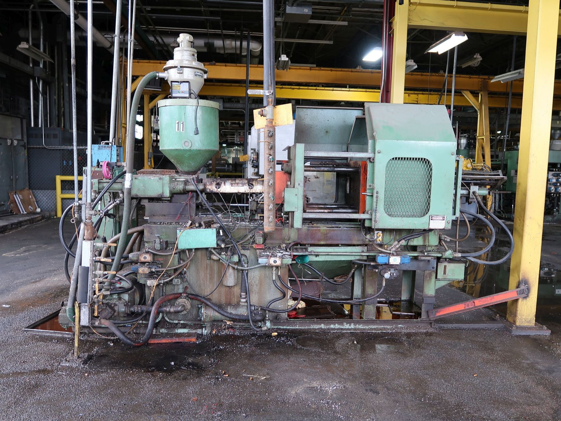 75 TON X 5 OZ. VAN DORN MODEL 75-RS-5F TOGGLE CLAMP INJECTION MOLDING MACHINE; S/N 75-RS-5F-760 - Image 3 of 19