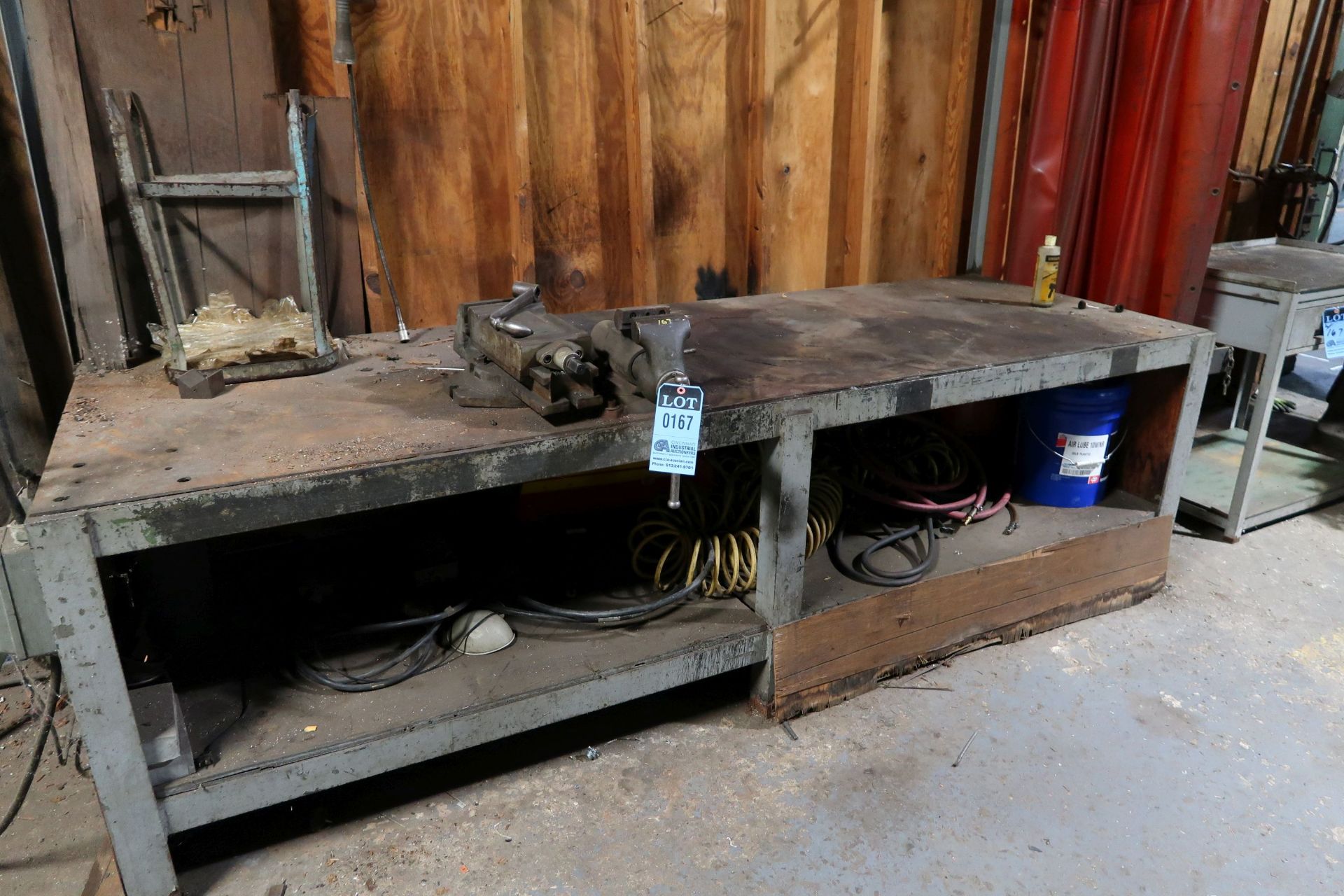 (LOT) STEEL BENCH WITH VISES