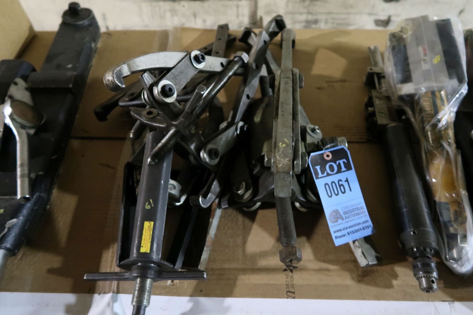 (LOT) GEAR PULLERS