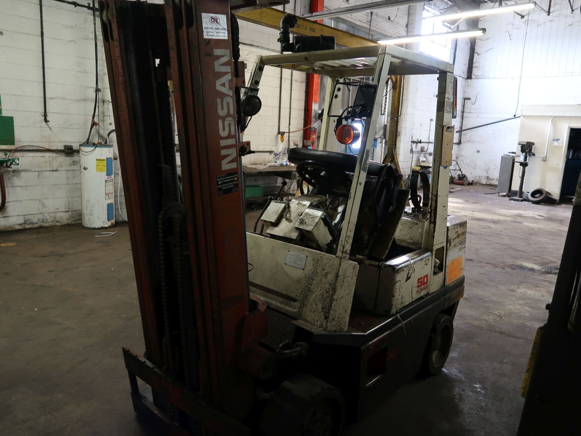 (LOT) OUT OF SERVICE LIFT TRUCKS - Image 4 of 6