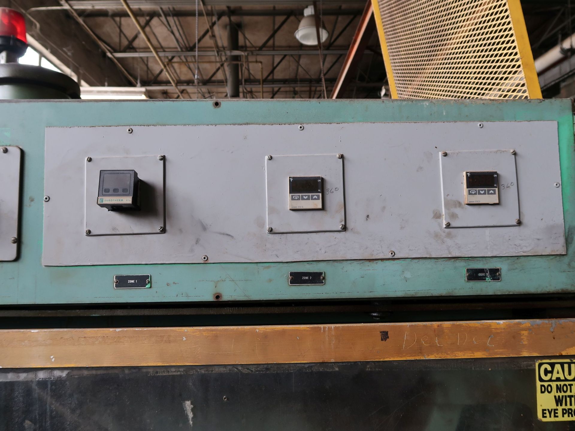 225 TON NATCO MODEL 225E HYDRAULIC CLAMP INJECTION MOLDING MACHINE; S/N 225E-236 - Image 6 of 21