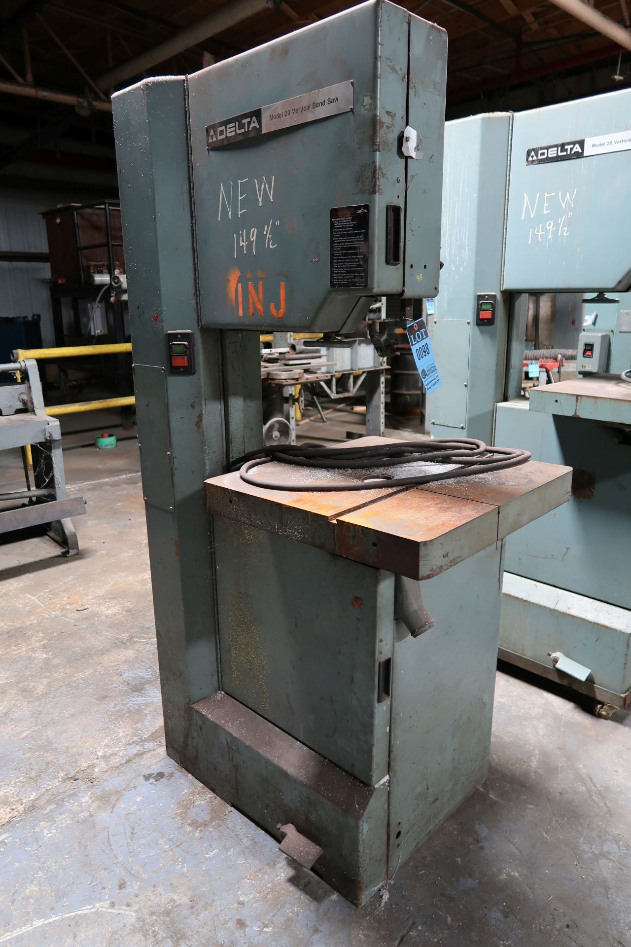 20" DELTA VERTICAL BAND SAW *OUT OF SERVICE* - Image 2 of 3