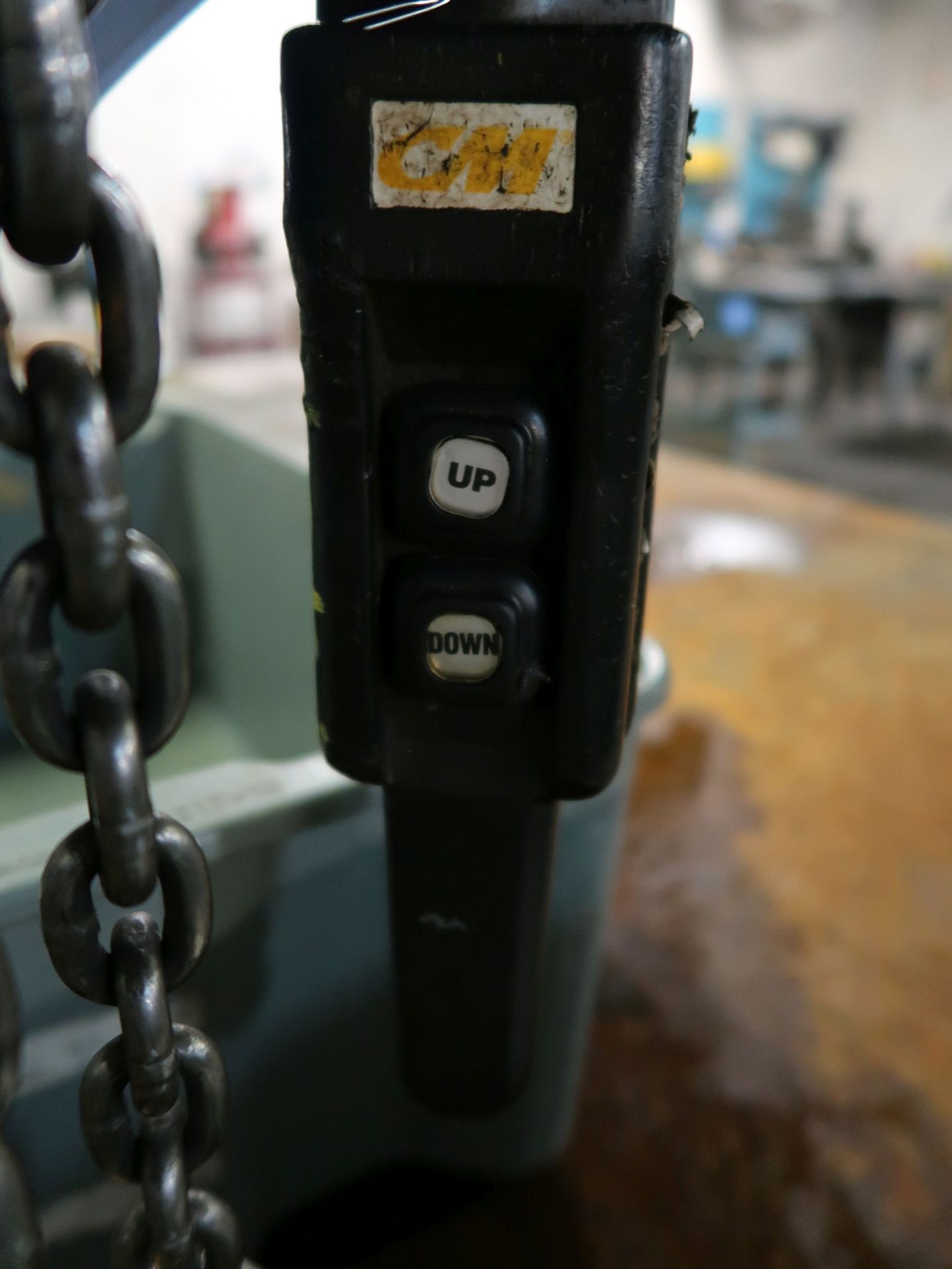 1 TON CM TROLLEY TYPE ELECTRIC CHAIN HOIST WITH PENDANT - Image 3 of 4