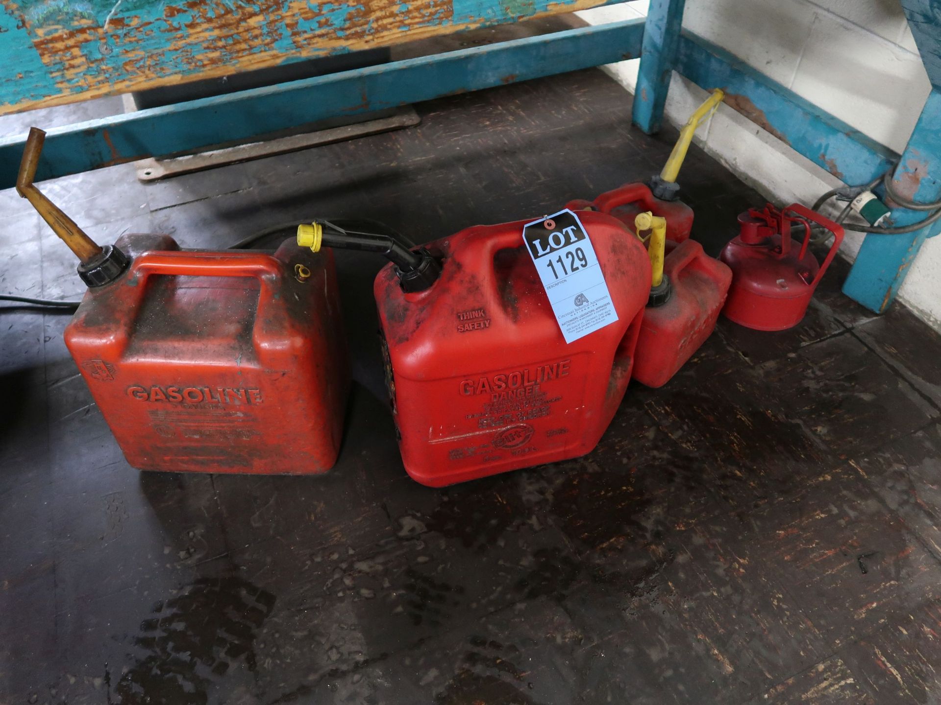 (LOT) GAS CANS