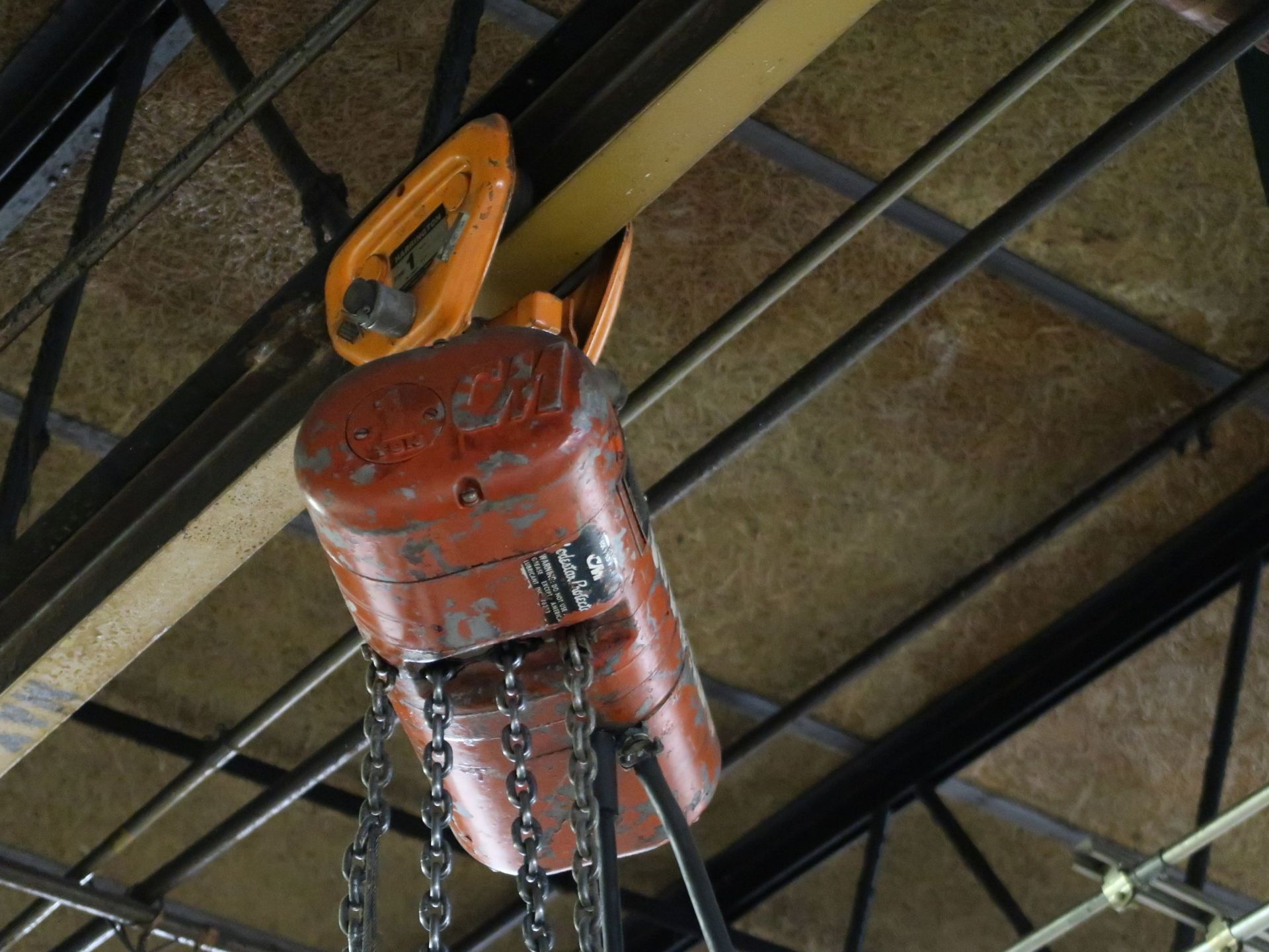 1 TON CM TROLLEY TYPE ELECTRIC CHAIN HOIST WITH PENDANT - Image 2 of 4