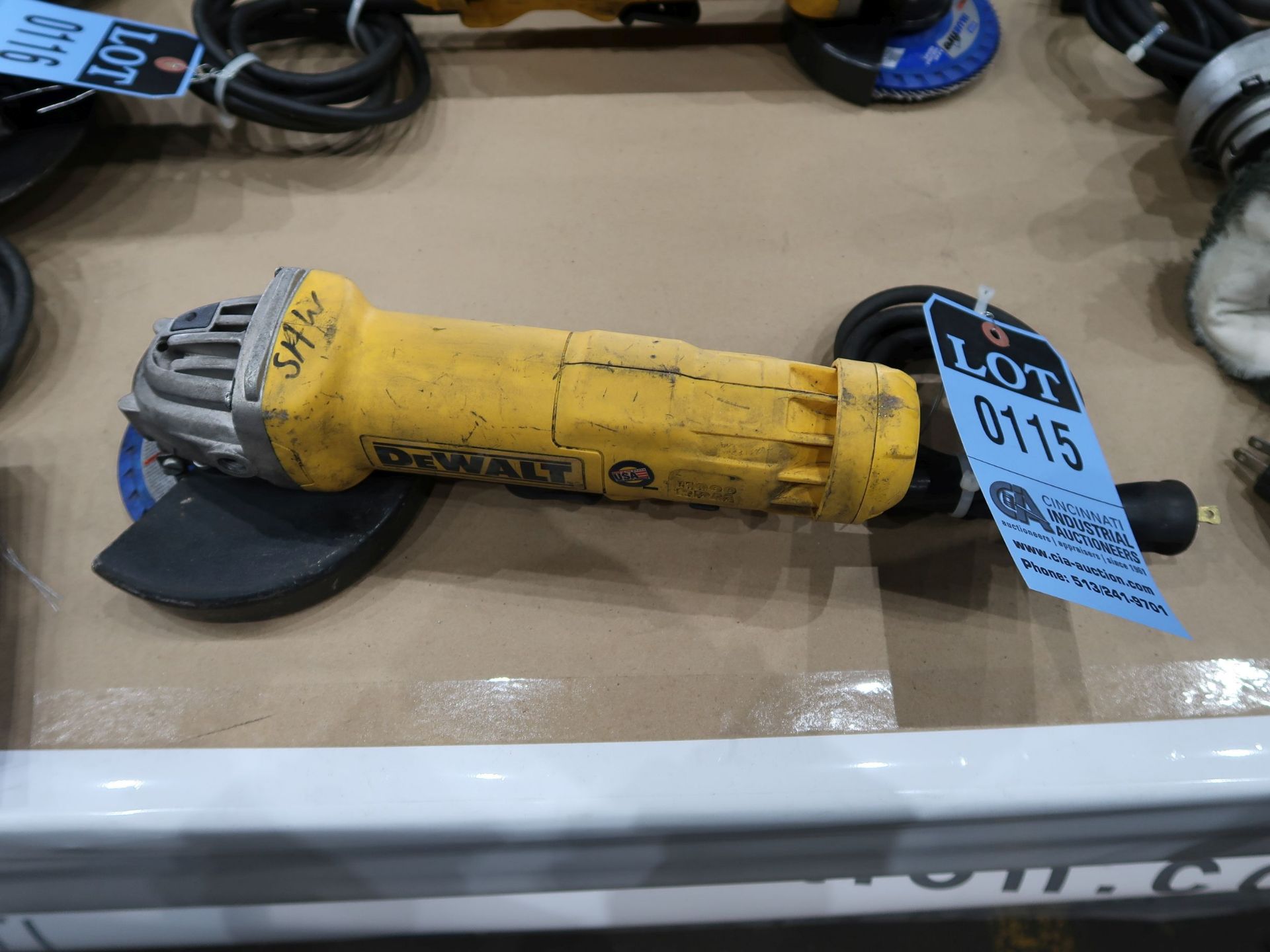 4-1/2" DEWALT ELECTRIC ANGLE GRINDER