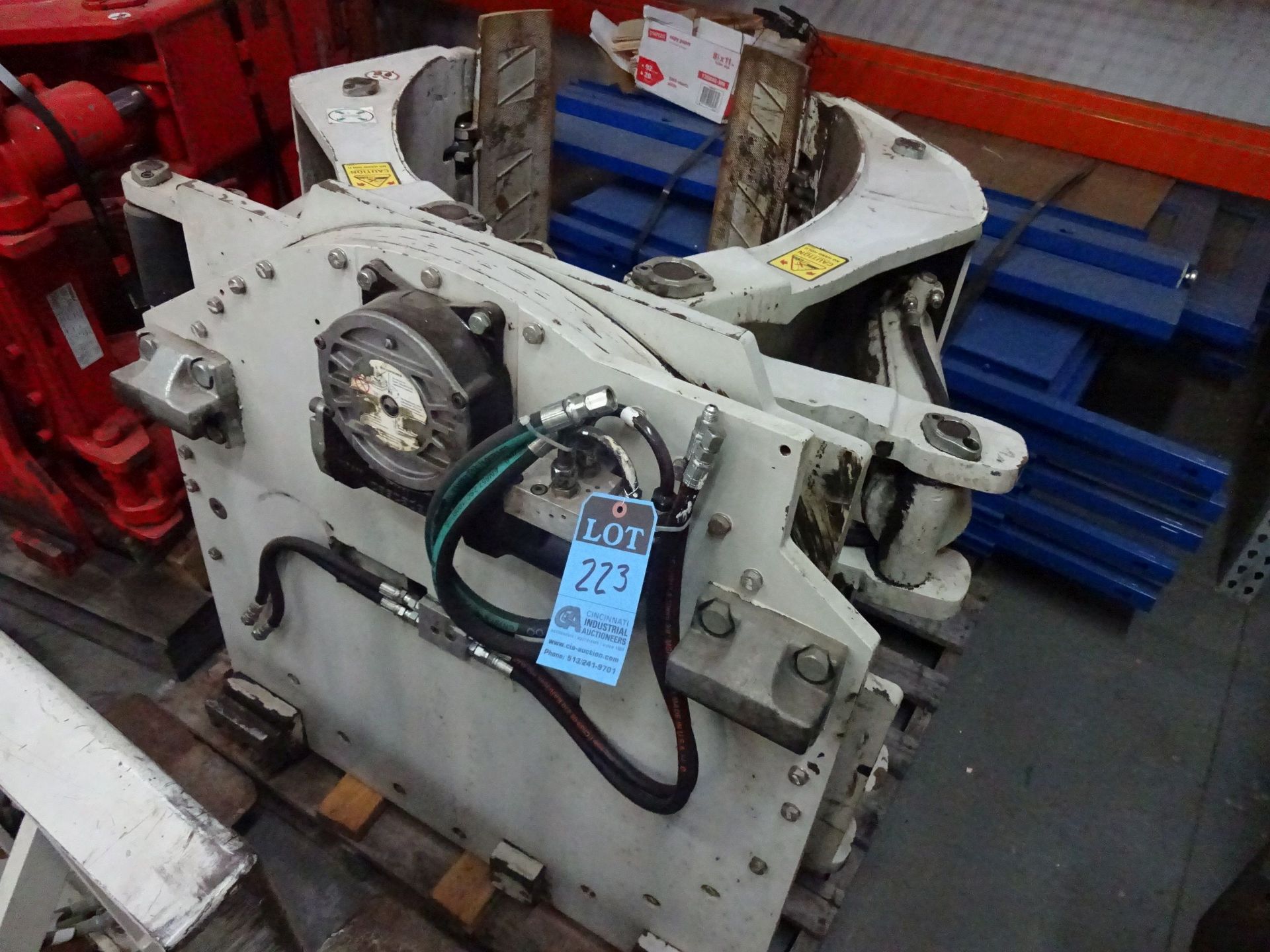 9,000 LB. CASCADE MODEL 90F-RCS-173 ROTATING PAPER ROLL ATTACHMENT; S/N PTL118257-3 **LOCATED AT - Image 2 of 3