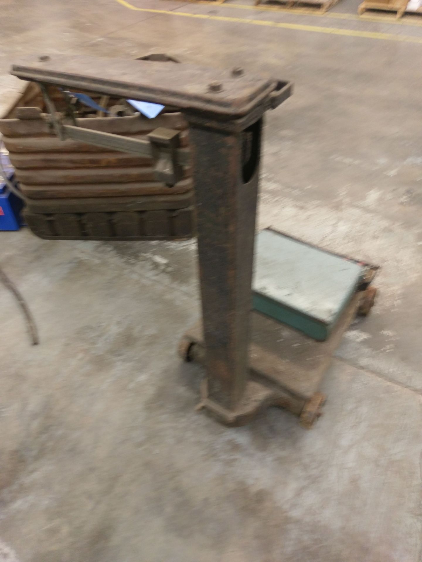 (LOT) (2) WEIGHING SCALES **LOCATED 3201 ALBERTA ST., COLUMBUS, OH 43204** - Image 3 of 3