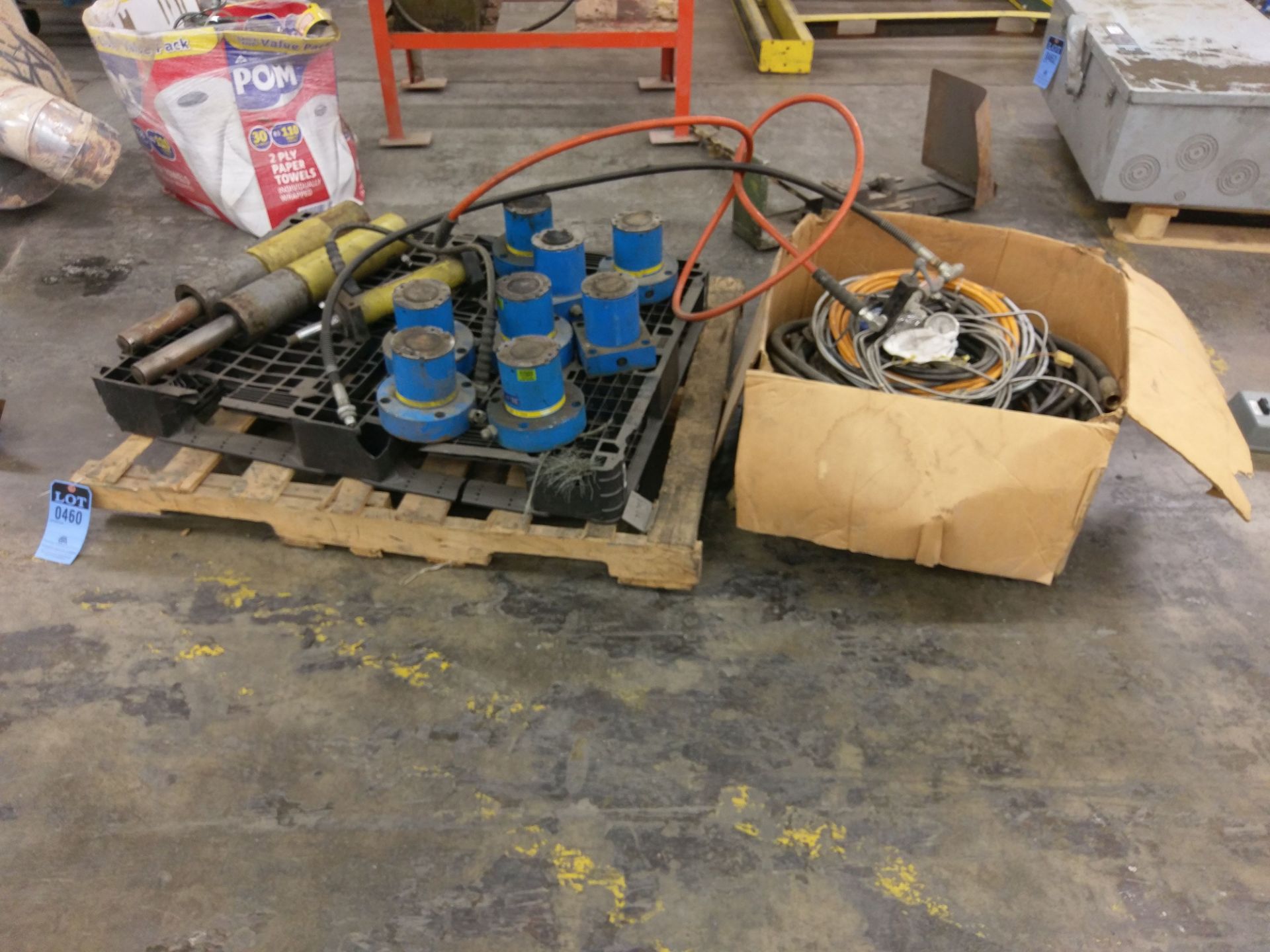 (LOT) HYDRAULIC CYLINDERS, HOSES AND GAUGES **LOCATED 3201 ALBERTA ST., COLUMBUS, OH 43204** - Image 3 of 6