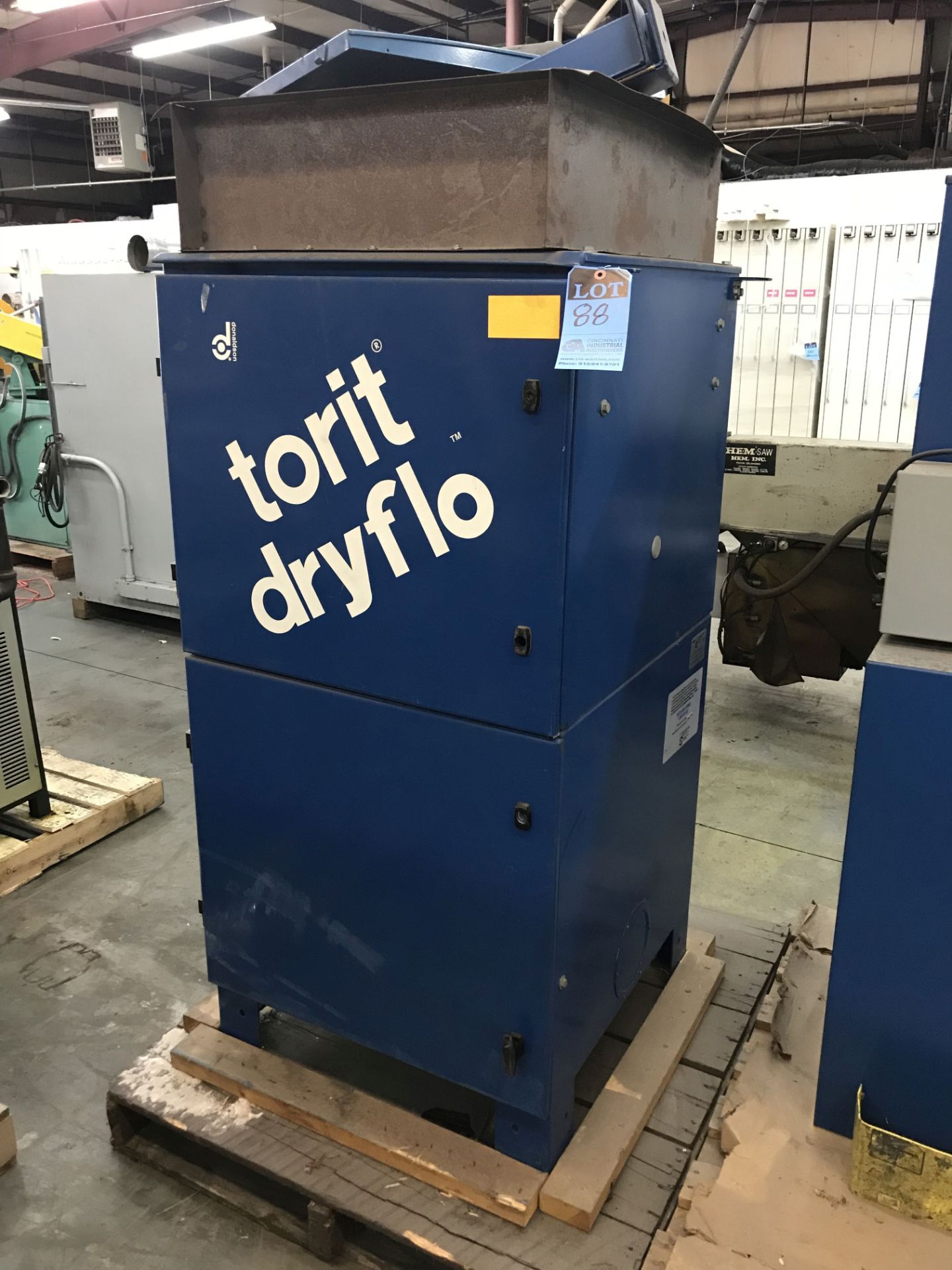 2 HP TORIT MODEL DMC-B CABINET DUST COLLECTOR; S/N IG306266, FILTER TYPE **LOCATED AT 6600 STOCKTON