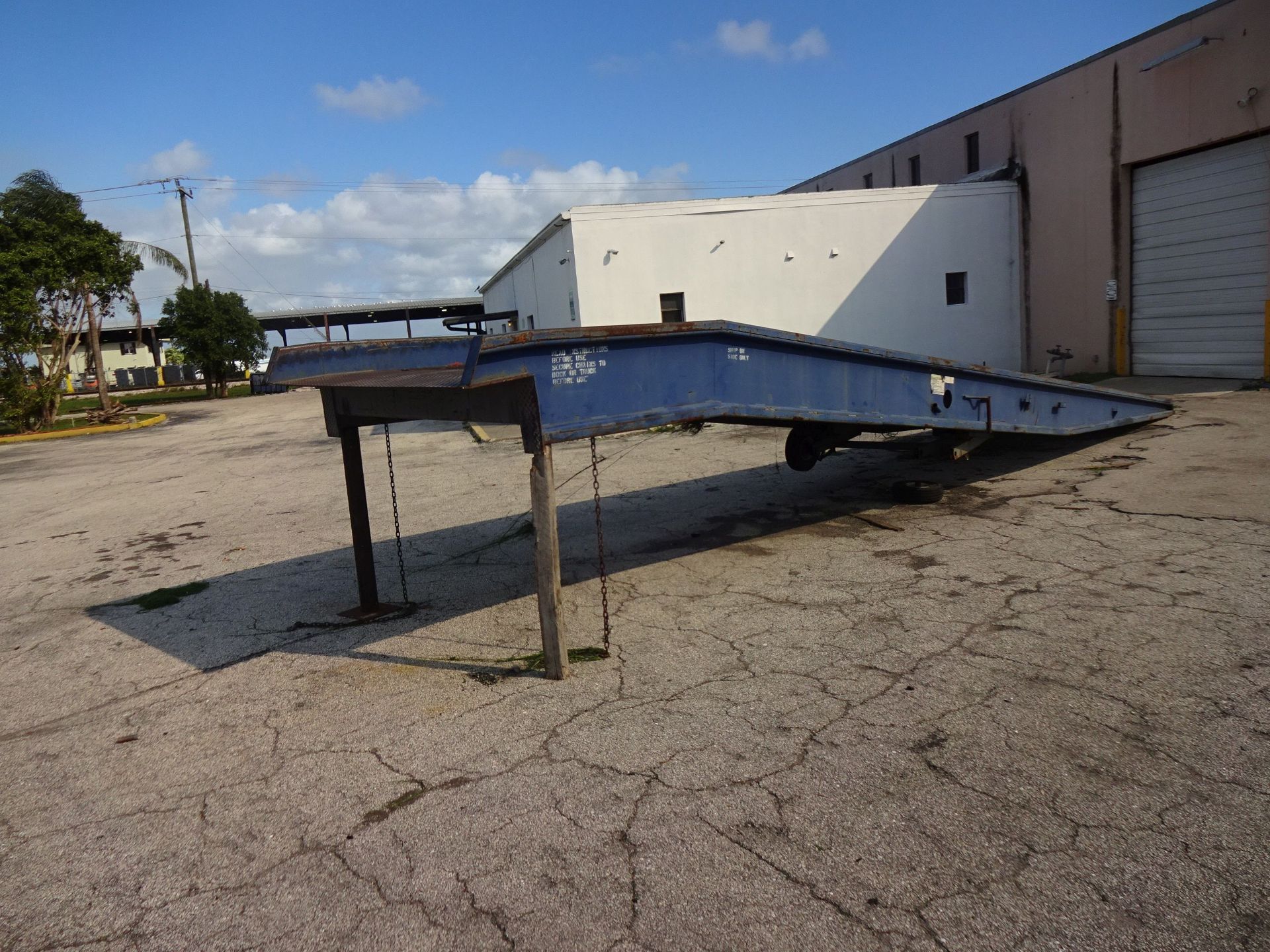 35' LONG X 78" WIDE BLUFF MFG. MODEL 16SYS8436L STEEL LOADING RAMP; S/N 260655, MISSING (1) LEG ON