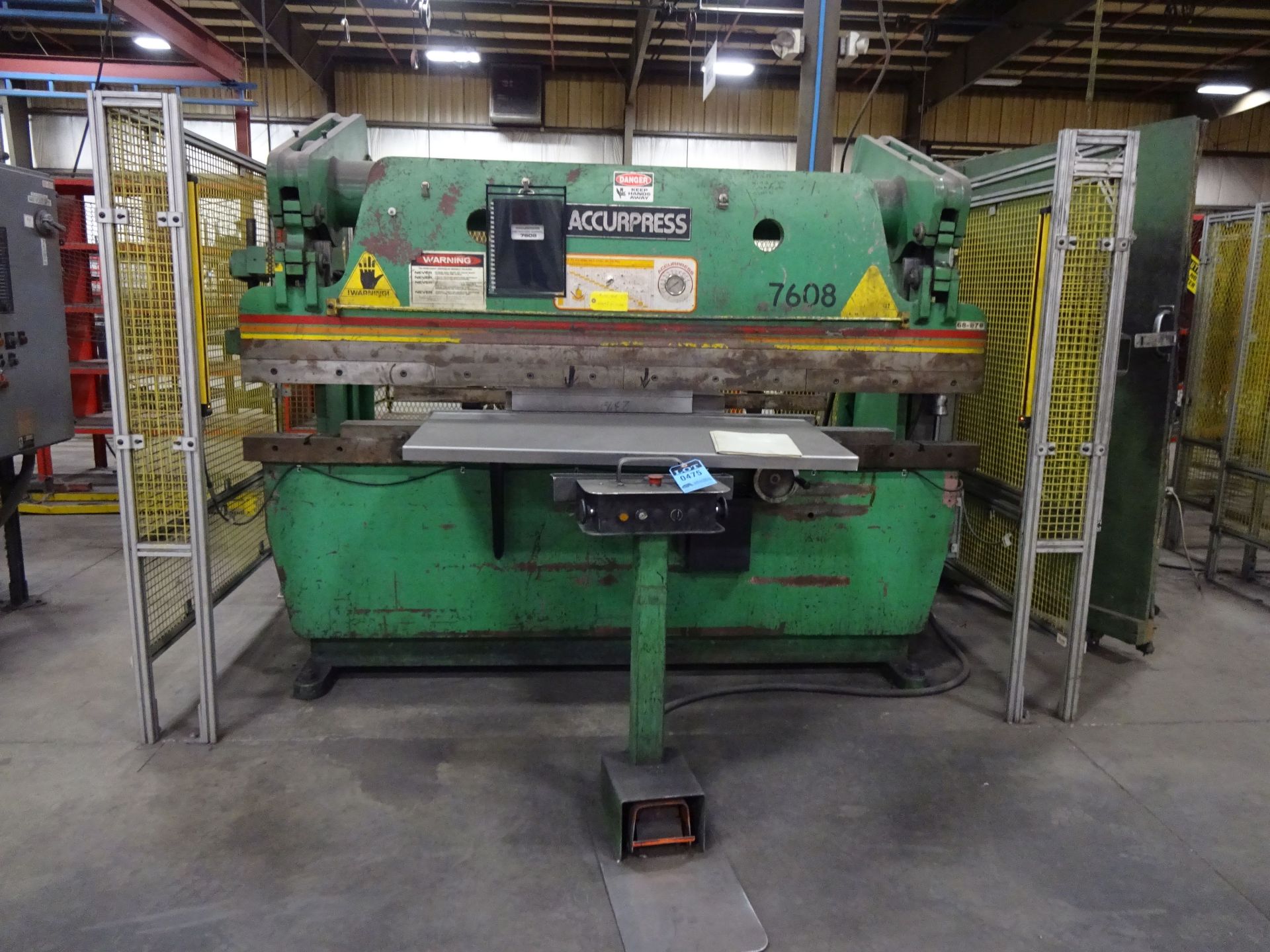 60 TON X 8' ACCUPRESS MODEL 7608 HYDRAULIC POWER PRESS BRAKE; S/N 1771, 8' OVERALL BED AND RAM, 6'