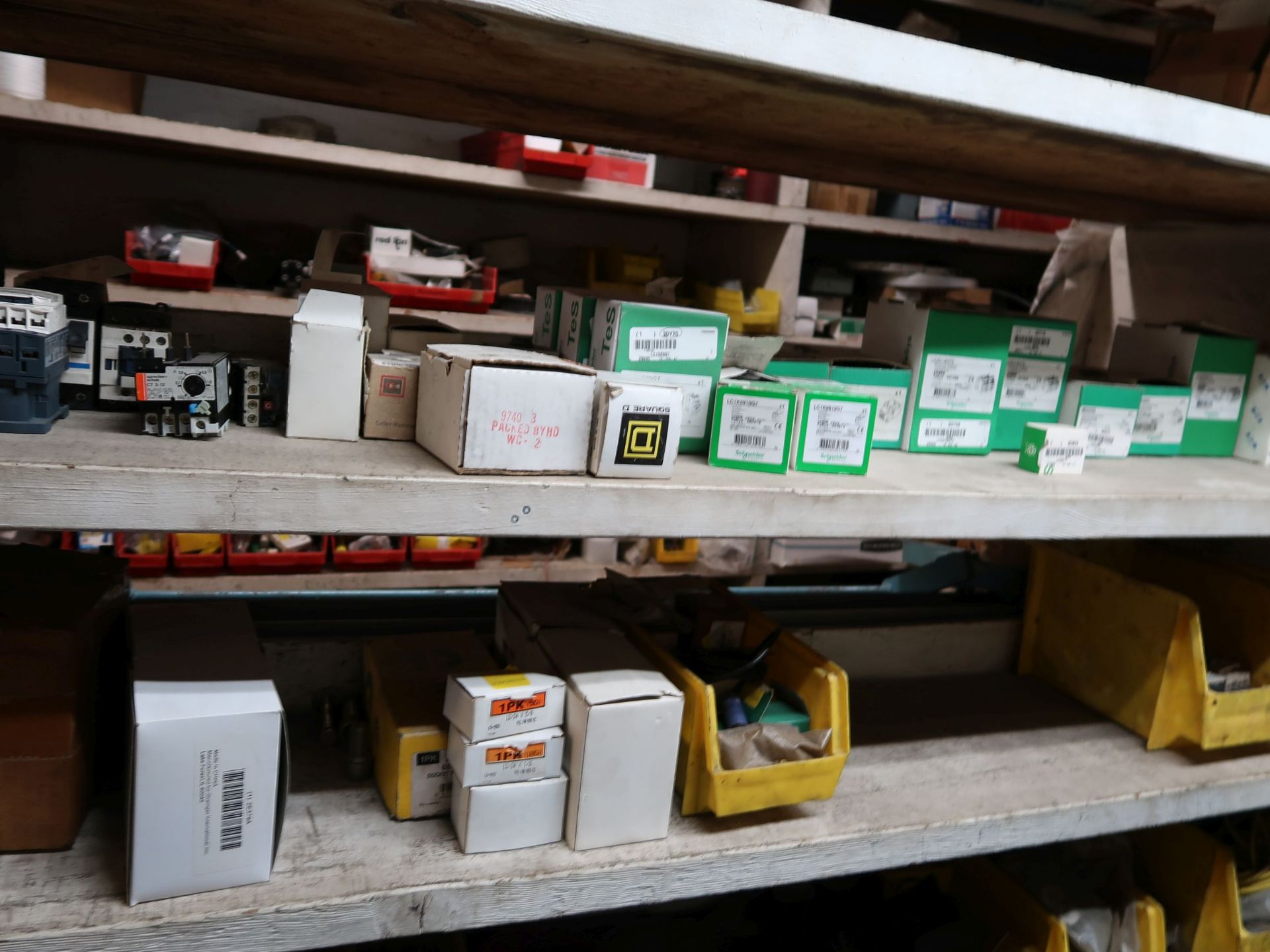 CONTENTS OF (3) SHELVES INCLUDING MACHINE PARTS, HARDWARE AND ELECTRICAL - Image 9 of 10