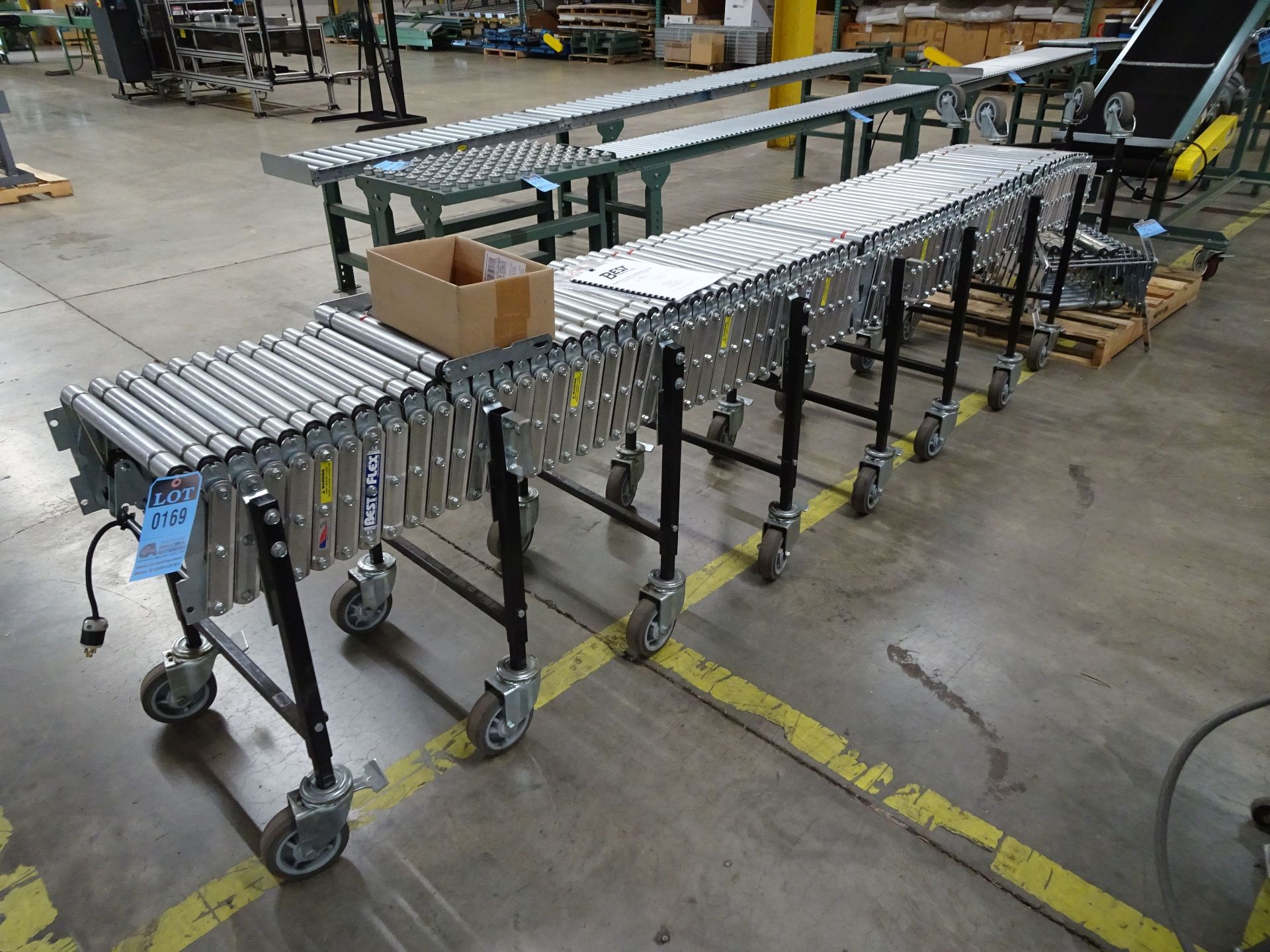 18" WIDE BEST / FLEX POWERED EXPANDABLE CONVEYOR