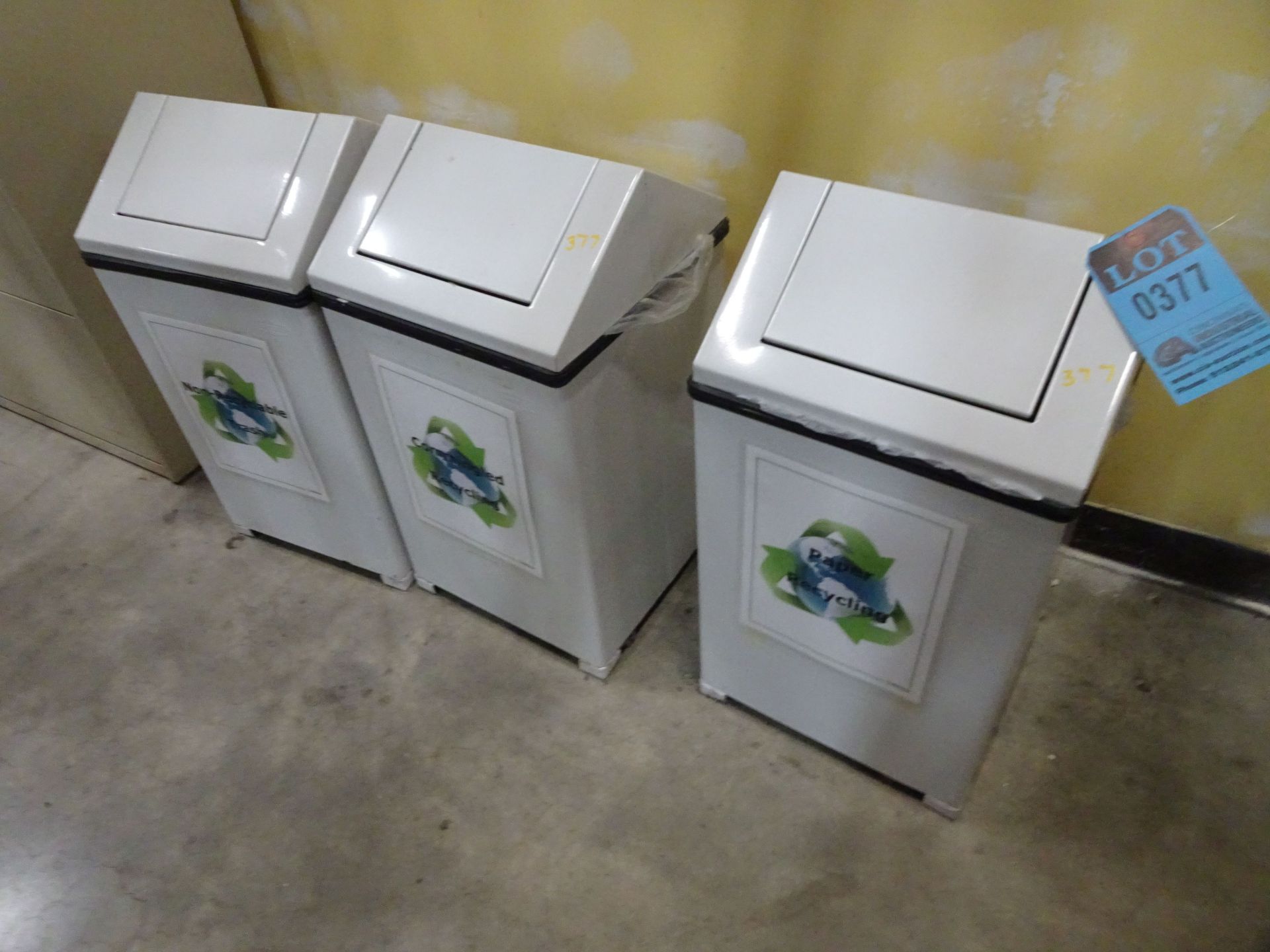 RECYCLE TRASH CANS