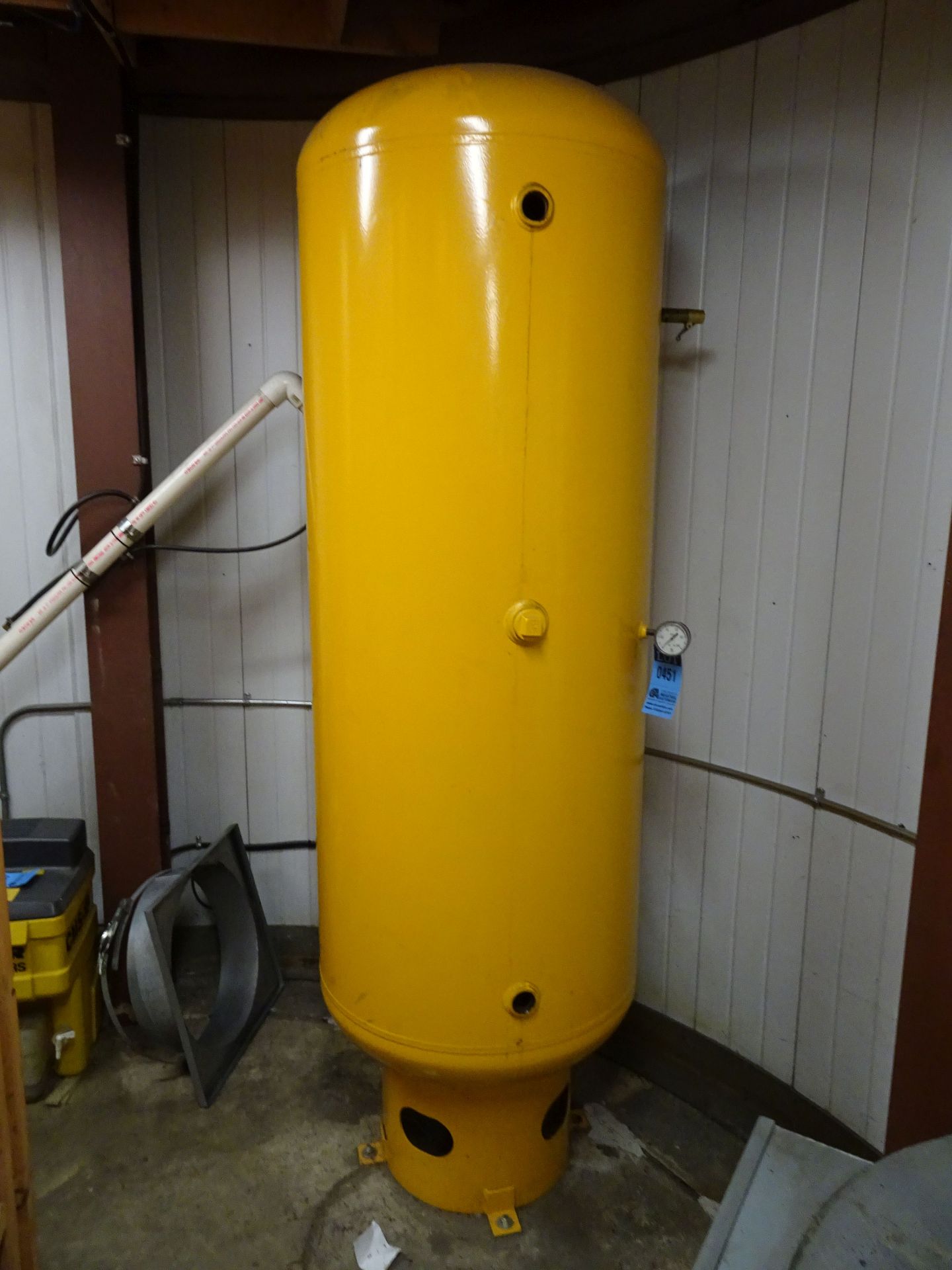 100 GALLON CAPACITY AIR TANK