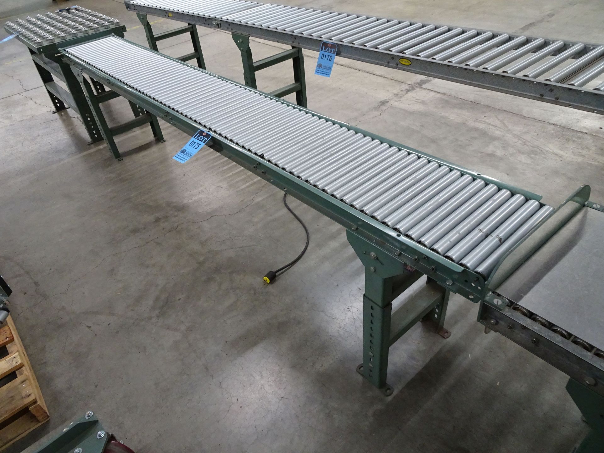 13" WIDE ROLLERS X 10' SKATE CONVEYOR SECTION