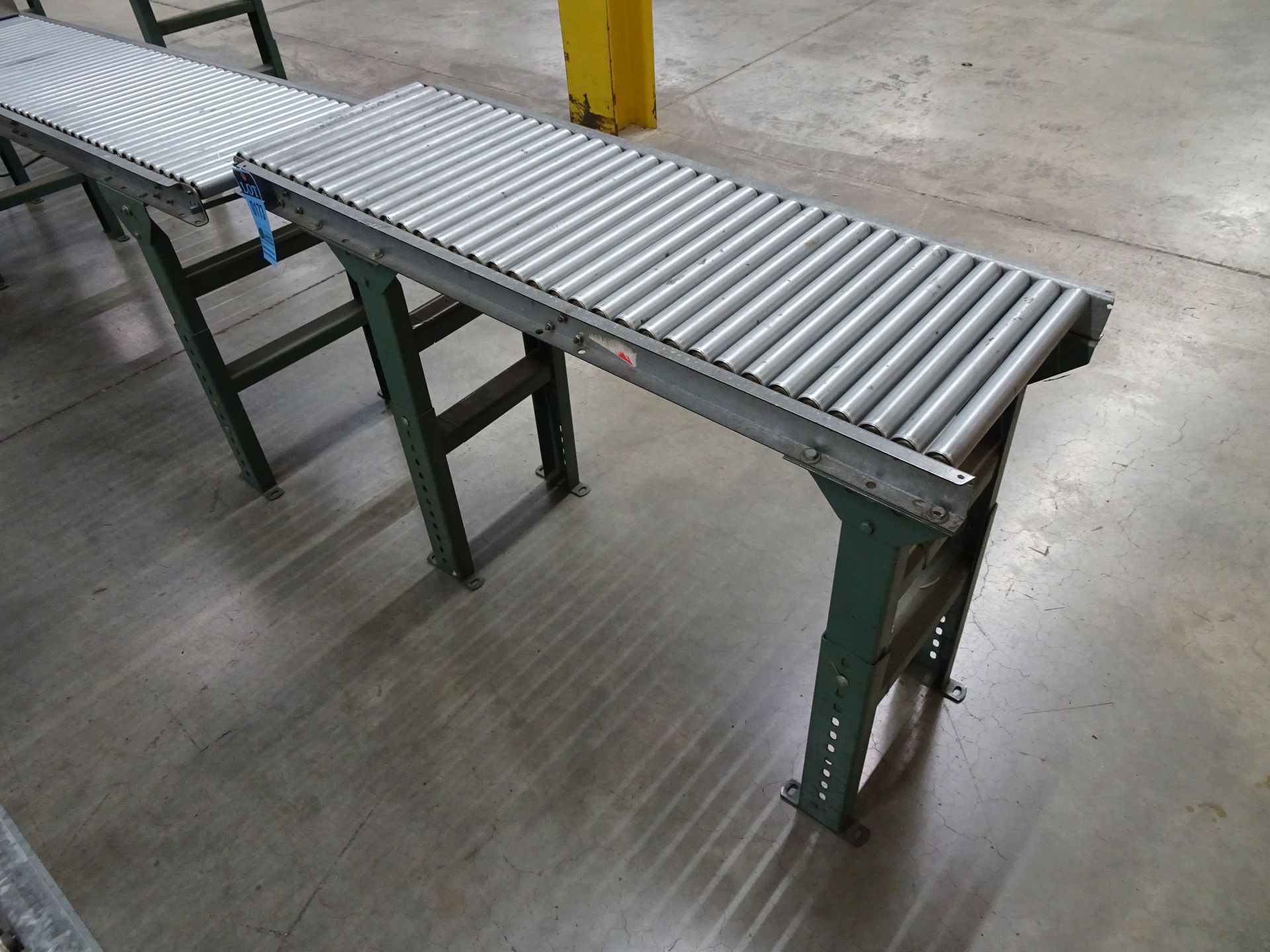 16" WIDE ROLLERS X 4' SKATE CONVEYOR SECTION