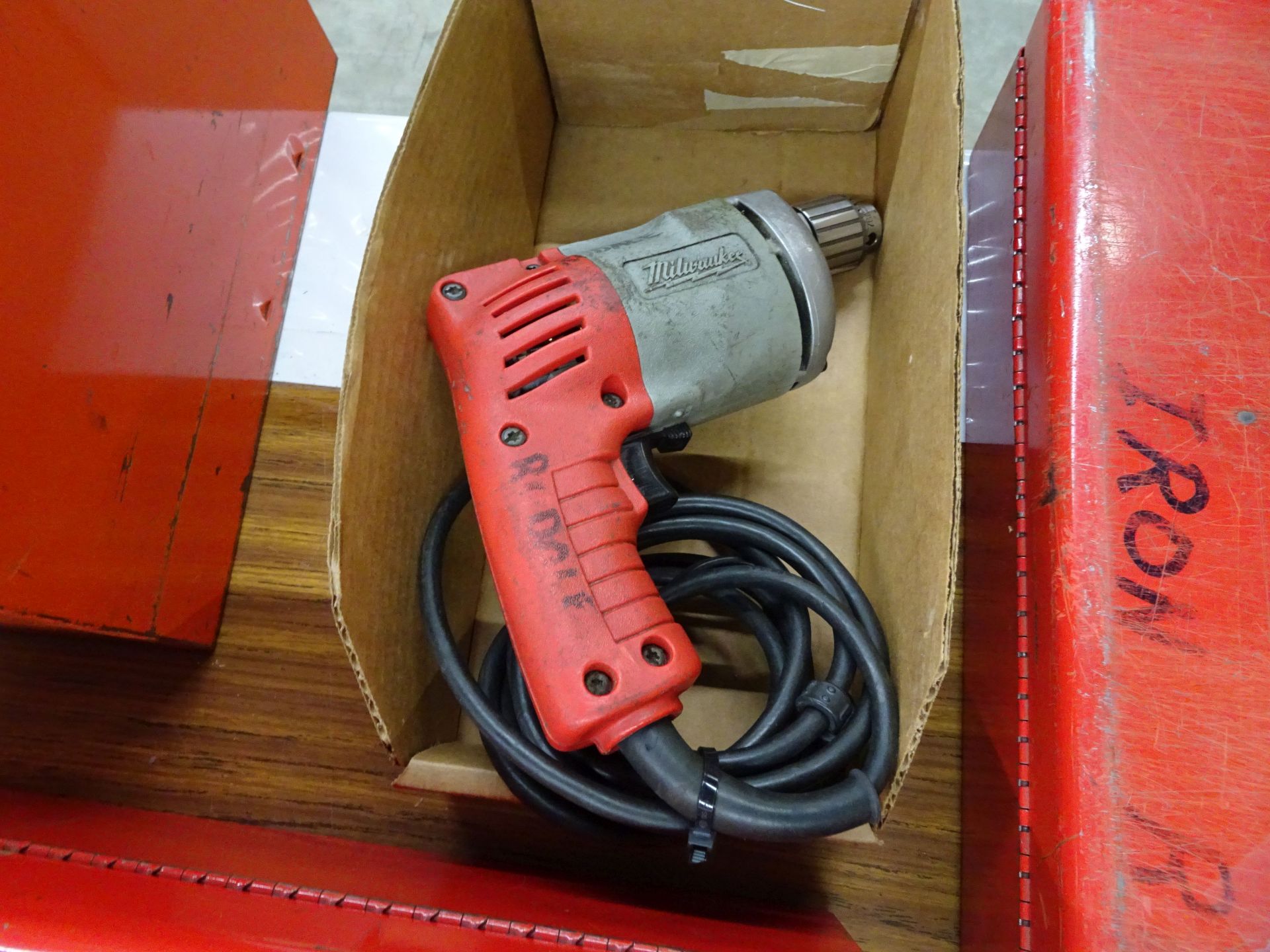 1/4" MILWAUKEE ELECTRIC DRILL