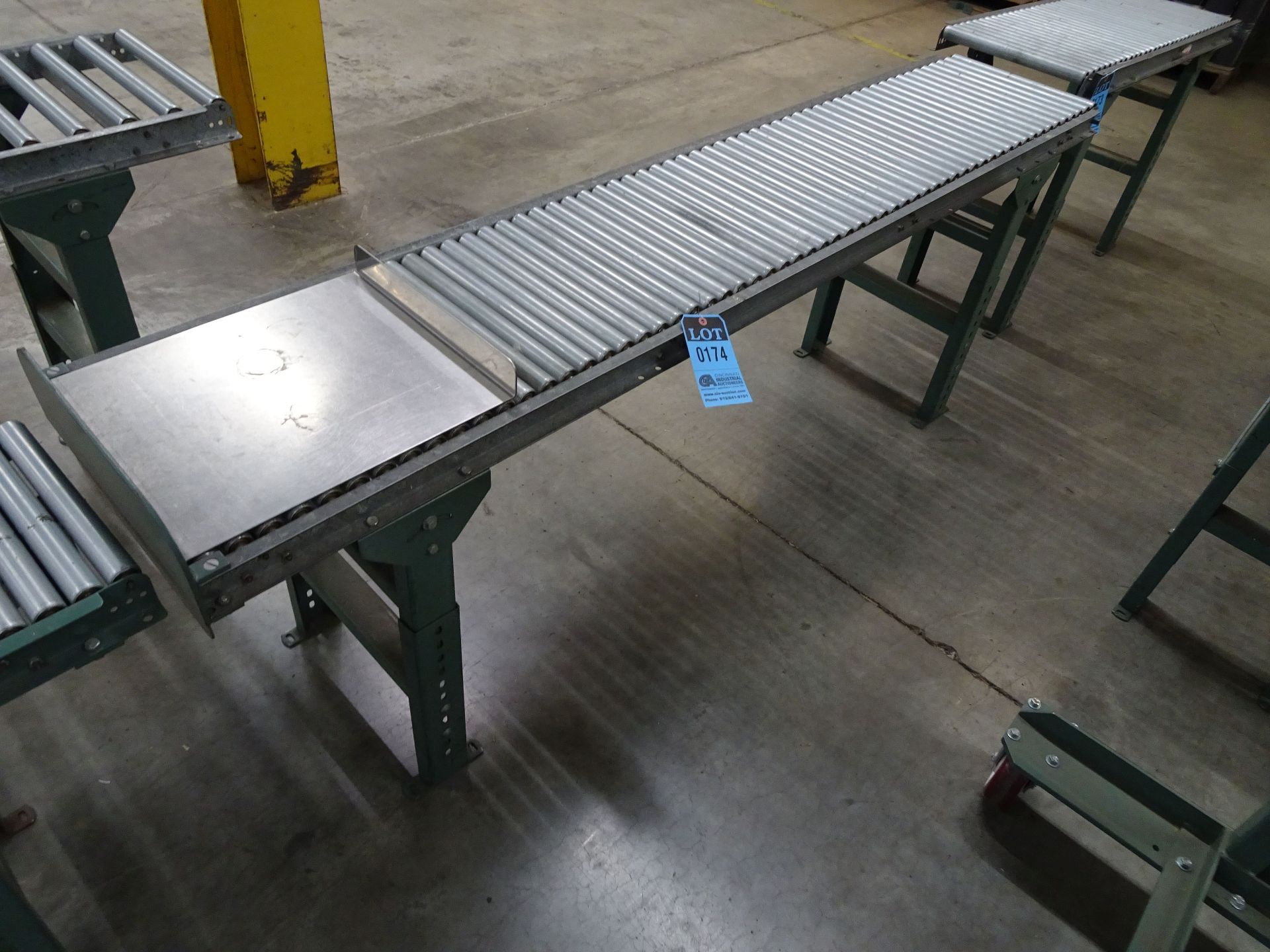 16" WIDE ROLLERS X 7' SKATE CONVEYOR SECTION