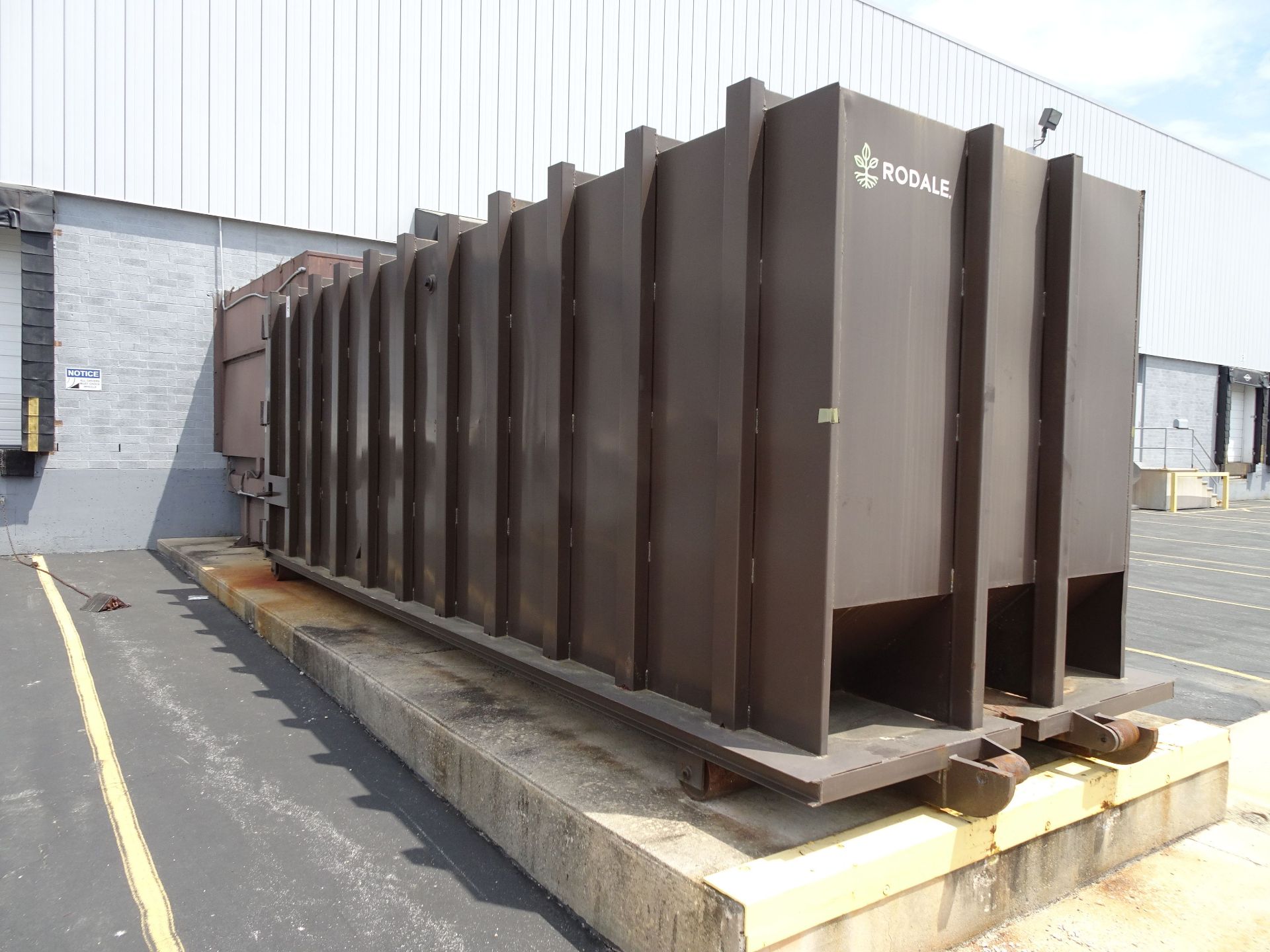 8' WIDE X 22' LONG TRASH BOX ATTACHED TO COMPACTOR **SUBJECT TO HIGH BID CONFIRMATION - ID # W55-