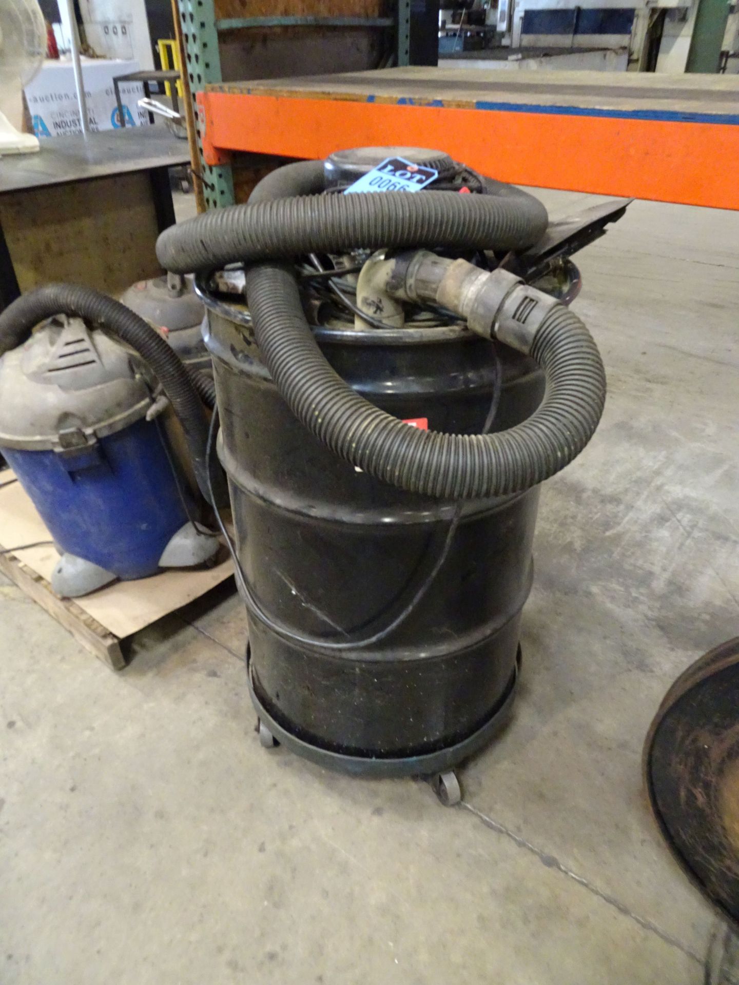 DAYTON DRUM TYPE SHOP VAC