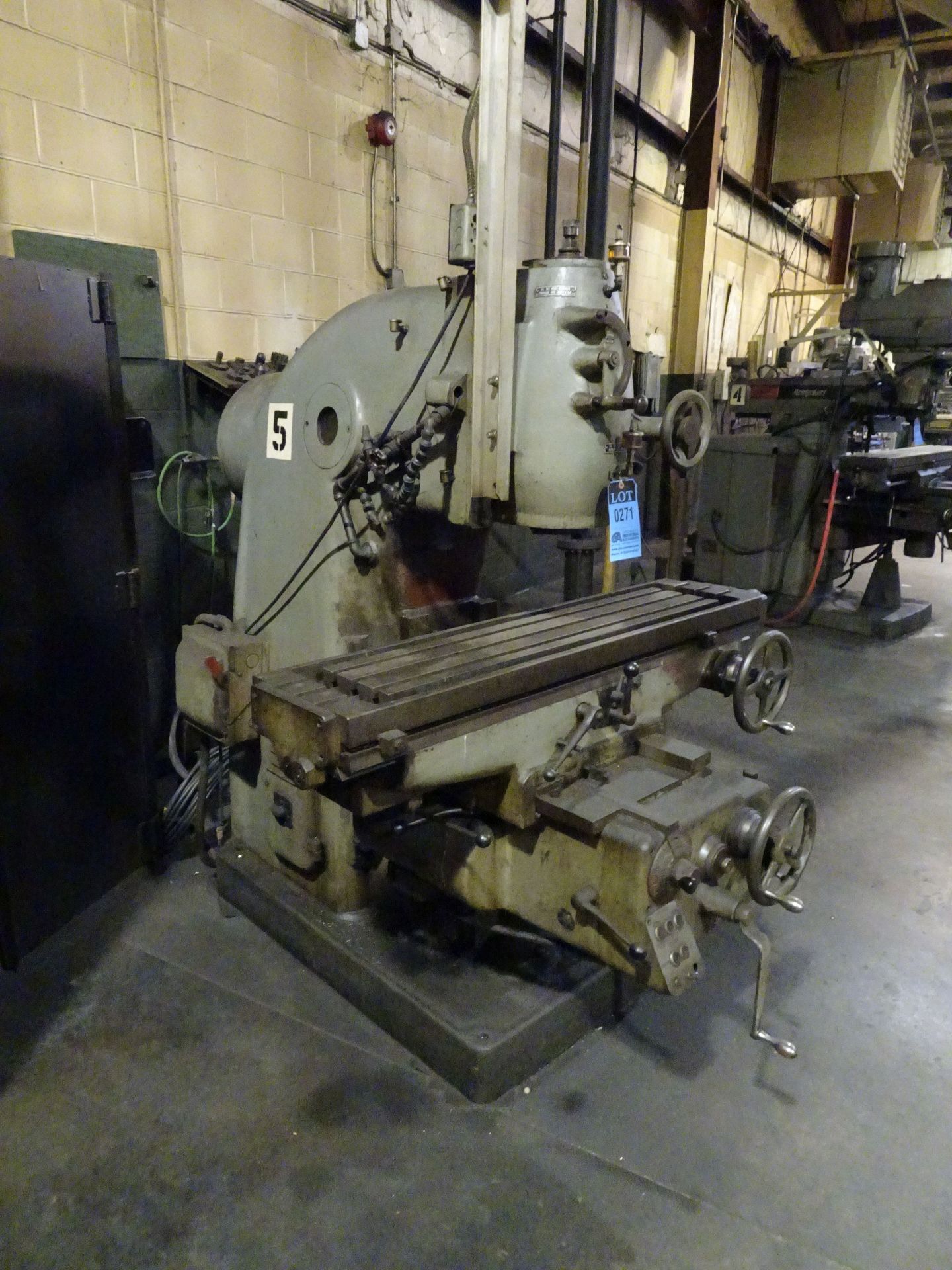 GRAFFENSTADEN MODEL F.V.102 UNIVERSAL MILLING MACHINE; S/N 203204, SPINDLE SPEED 32-1,600 RPM, 12" X