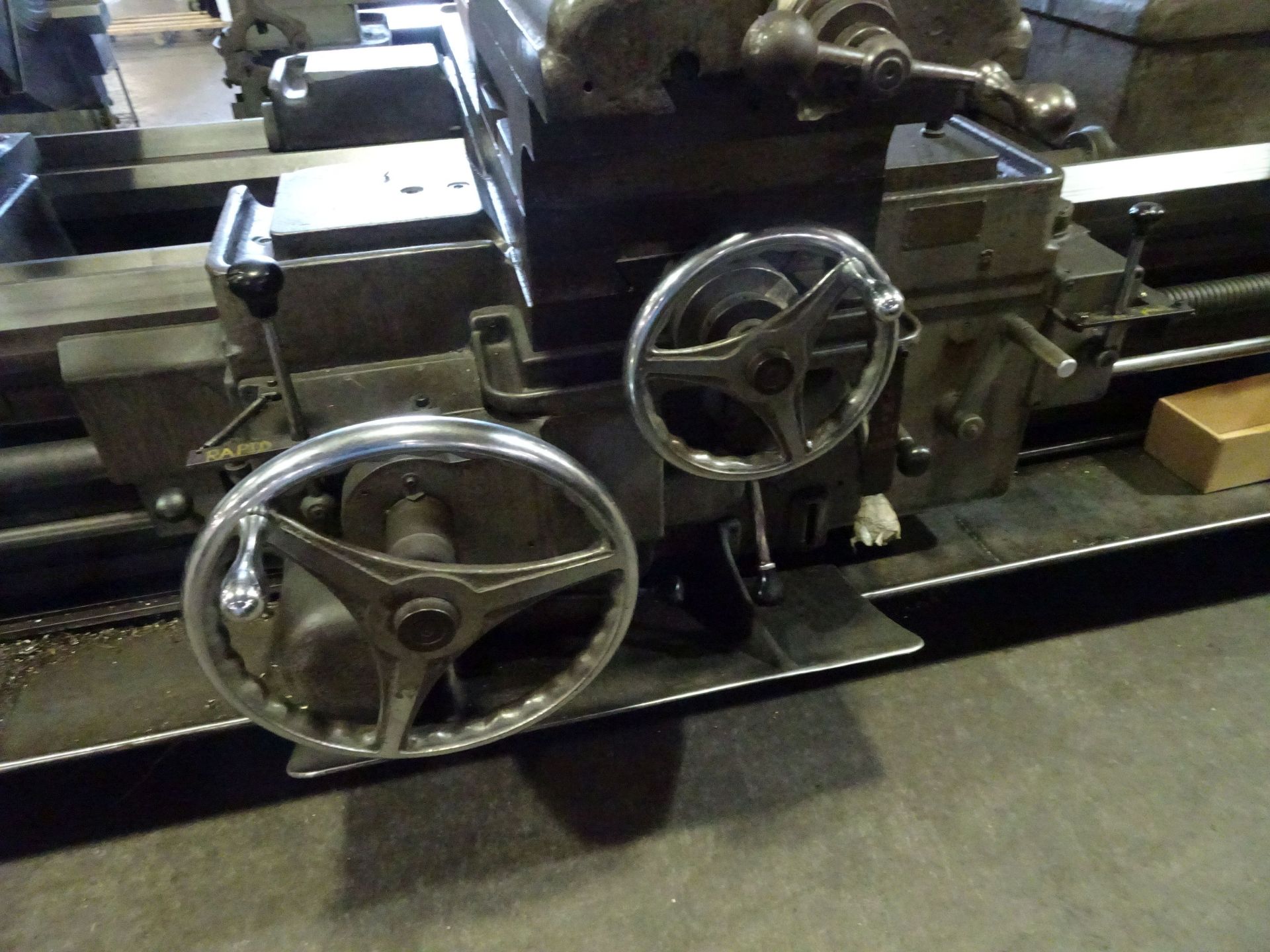 43" X 15' AMERICAN PACEMAKER GEARED HEAD LATHE, SPINDLE SPEED 6-600 RPM, 28" 4-JAW CHUCK, 2-3/4" - Image 6 of 9