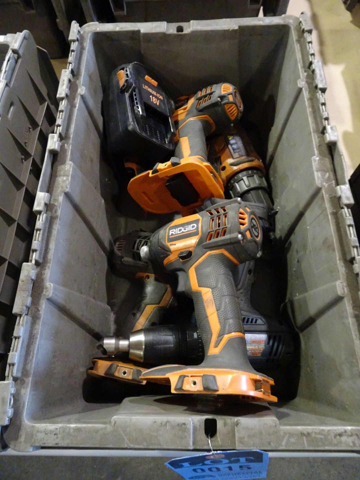 (LOT) RIDGID CORDLESS DRILLS AND CHARGERS - Image 2 of 5