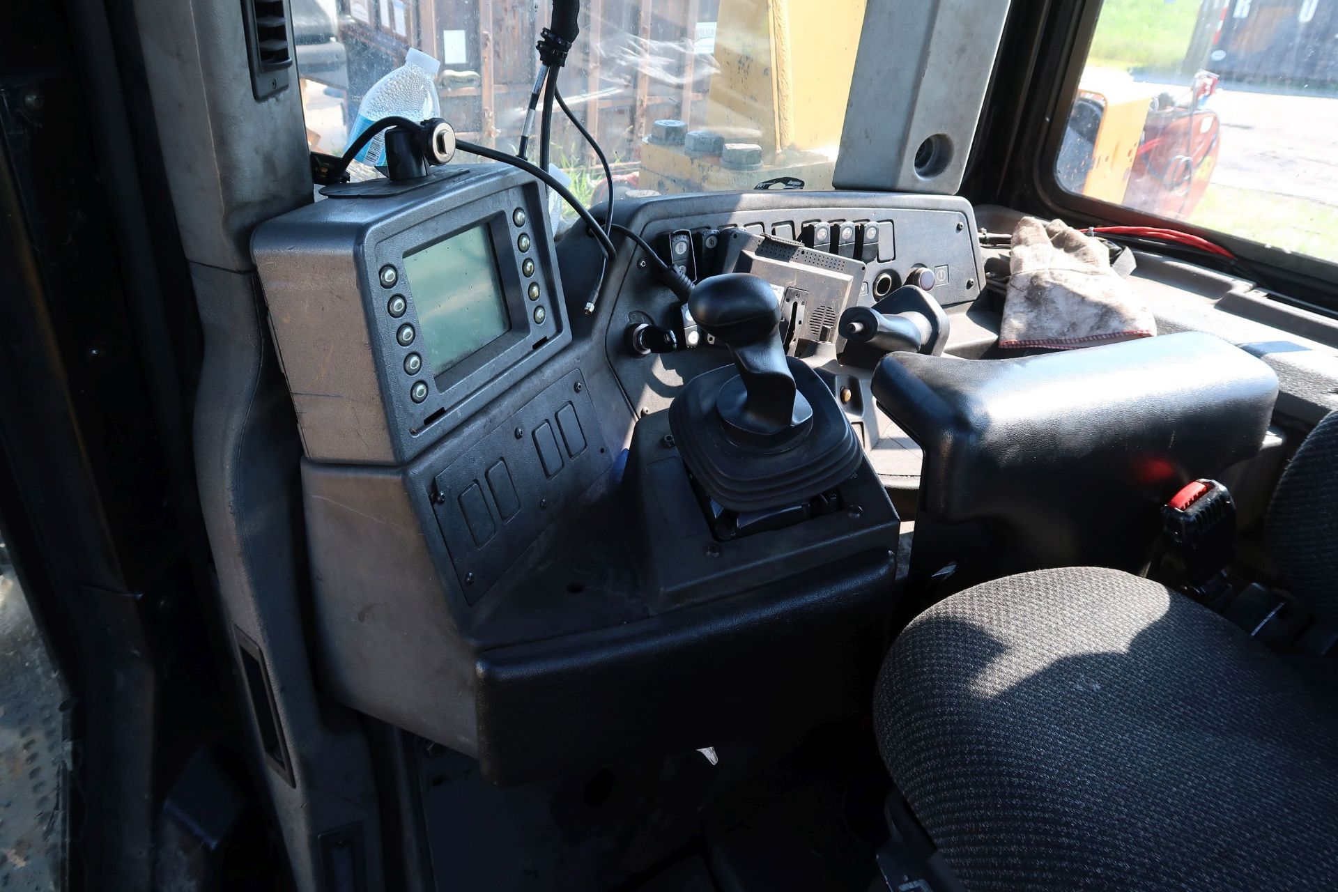 CATERPILLER MODEL D8T CRAWLER DOZER; S/N KPZ00848, CAB, 34,771 HOURS SHOWING, NOTED AS OVERHAULDED - Image 9 of 11