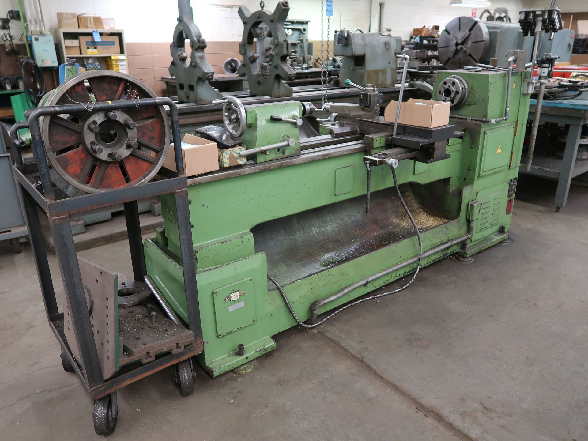 16" X 60" VICTOR MODEL 1660E GEARED HEAD ENGINE LATHE; S/N 971208, SPINDLE SPEED 40-2,000 RPM, TAPER - Image 3 of 12