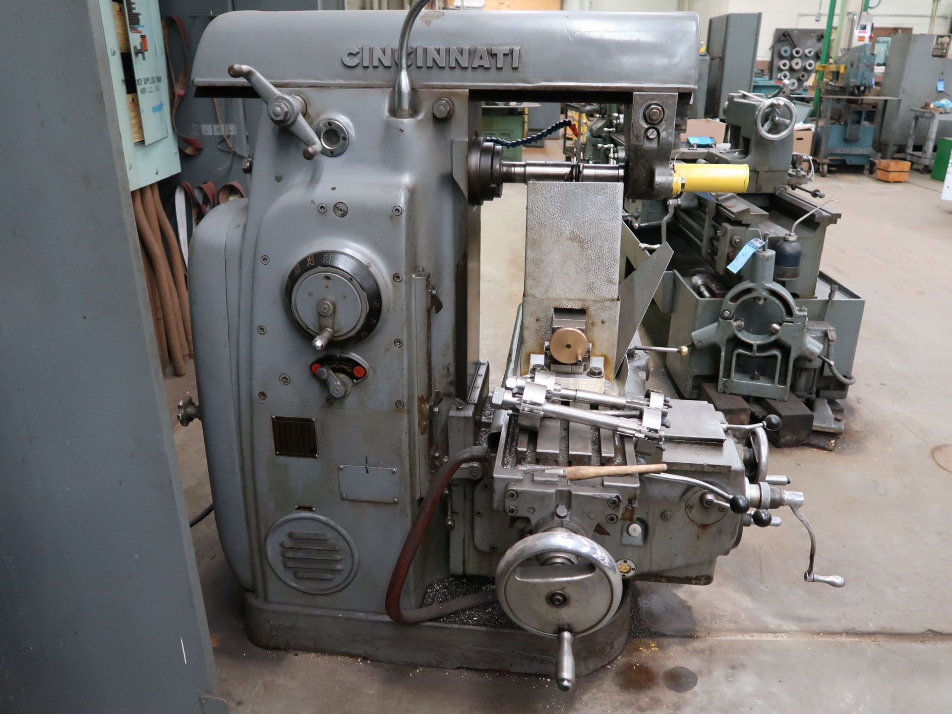 CINCINNATI NO. 2ML HORIZONTAL MILLING MACHINE; S/N 5J2P5C-5, SPINDLE SPEED 25-1,500 RPM, 10" X 54" - Image 3 of 10