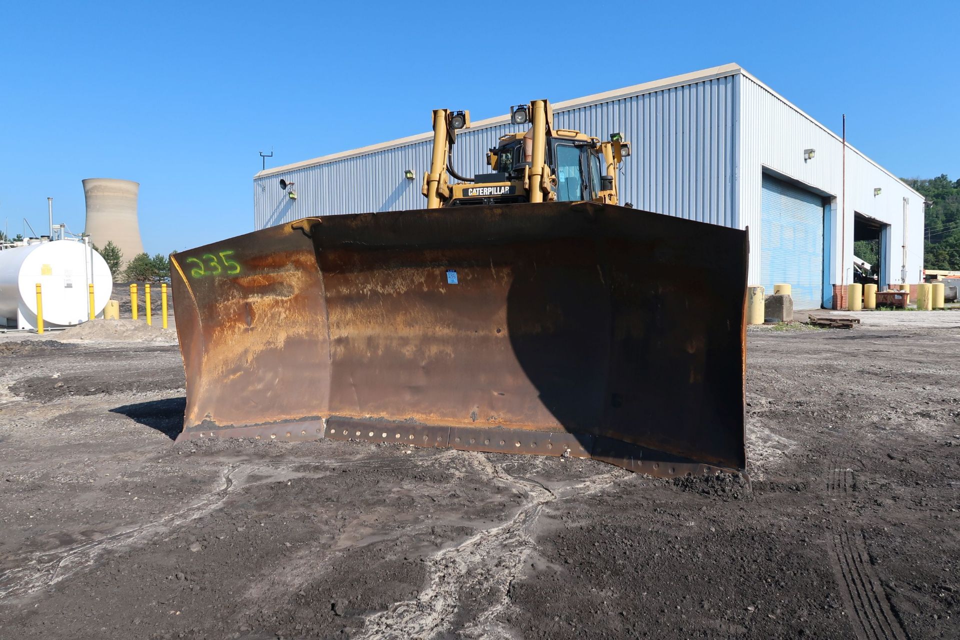 CATERPILLAR MODEL D8T CRAWLER DOZER; S/N LKPZ02817, CAB, 27,946 HOURS SHOWING, NOTED AS OVERHAULD AT - Image 7 of 11