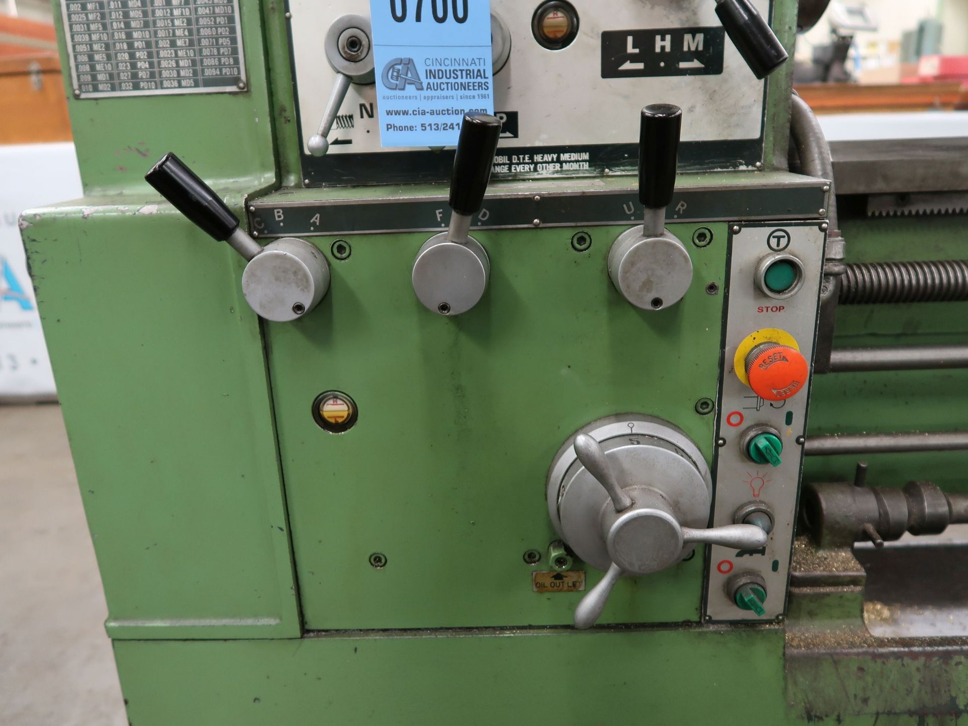 16" X 60" VICTOR MODEL 1660E GEARED HEAD ENGINE LATHE; S/N 971208, SPINDLE SPEED 40-2,000 RPM, TAPER - Image 6 of 12