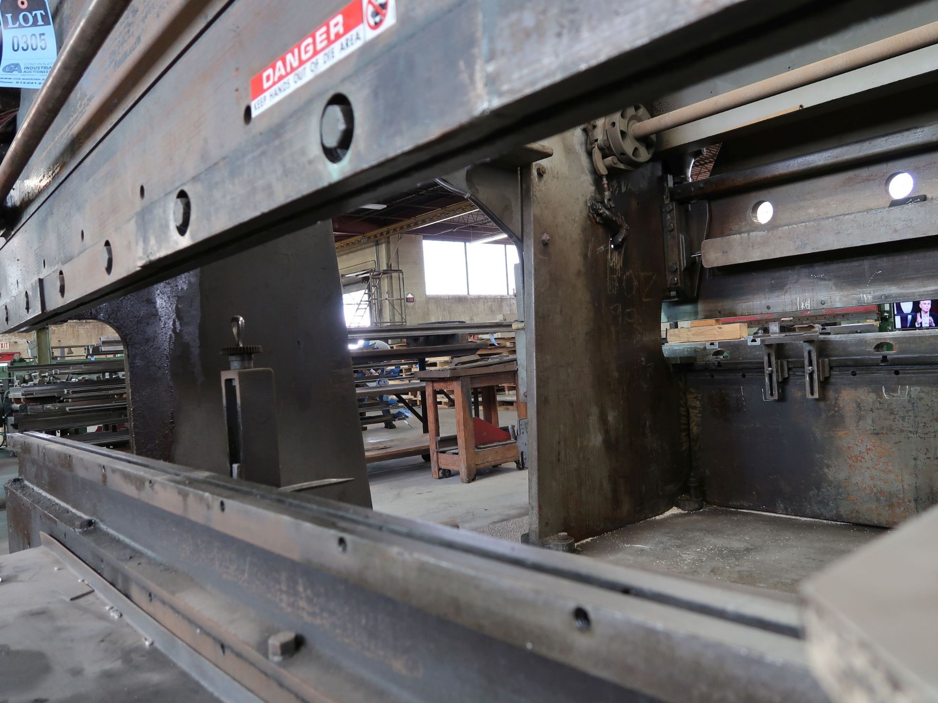 90 TON X 10' CHICAGO MODEL 8L MECHANICAL PRESS BRAKE; S/N L6419 - Image 8 of 11