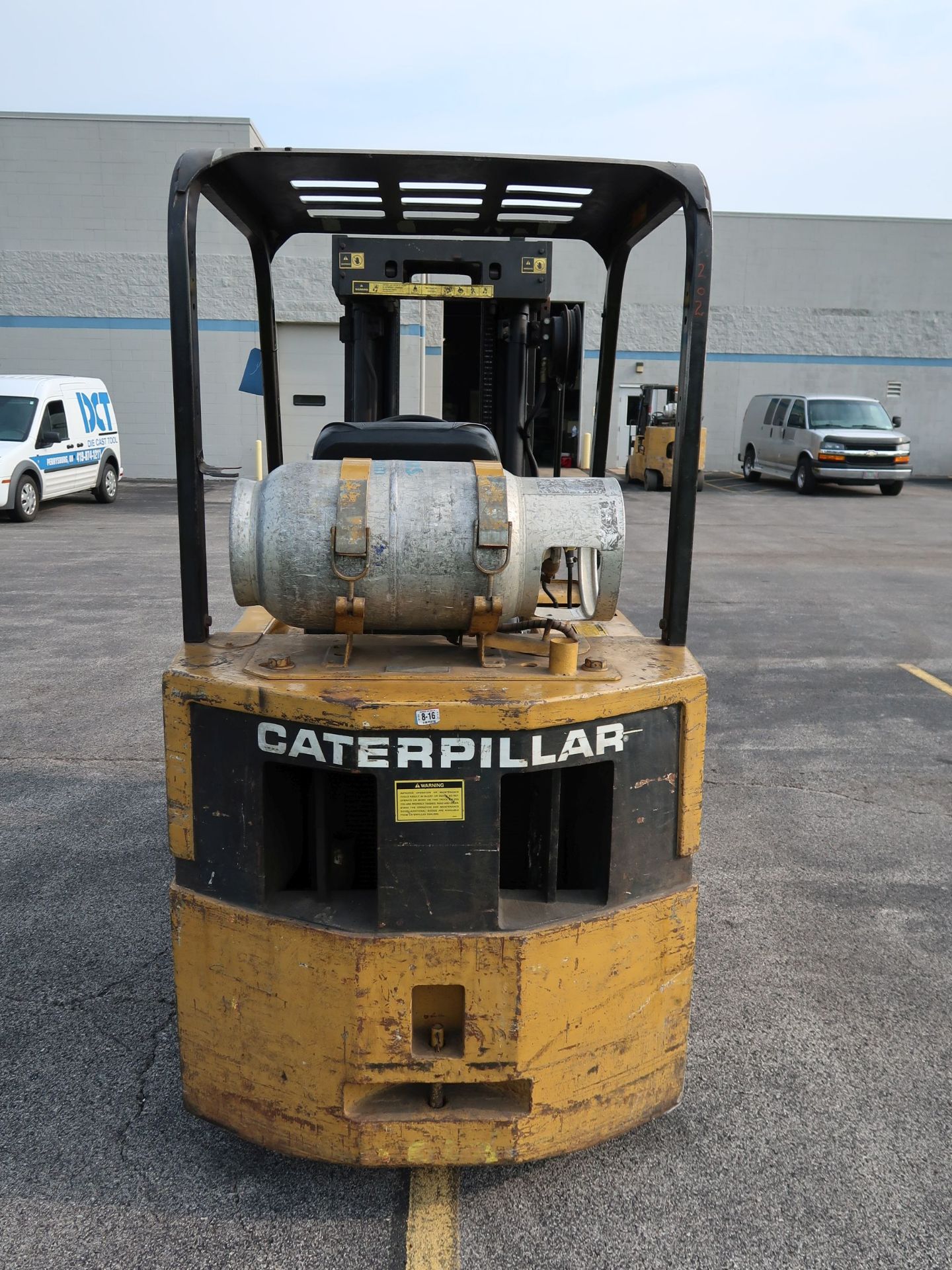 5,000 LB. CATERPILLAR MODEL T50D CUSHION TIRE LP GAS LIFT TRUCK; S/N 8EB2150, THREE STAGE MAST, 188" - Image 6 of 11