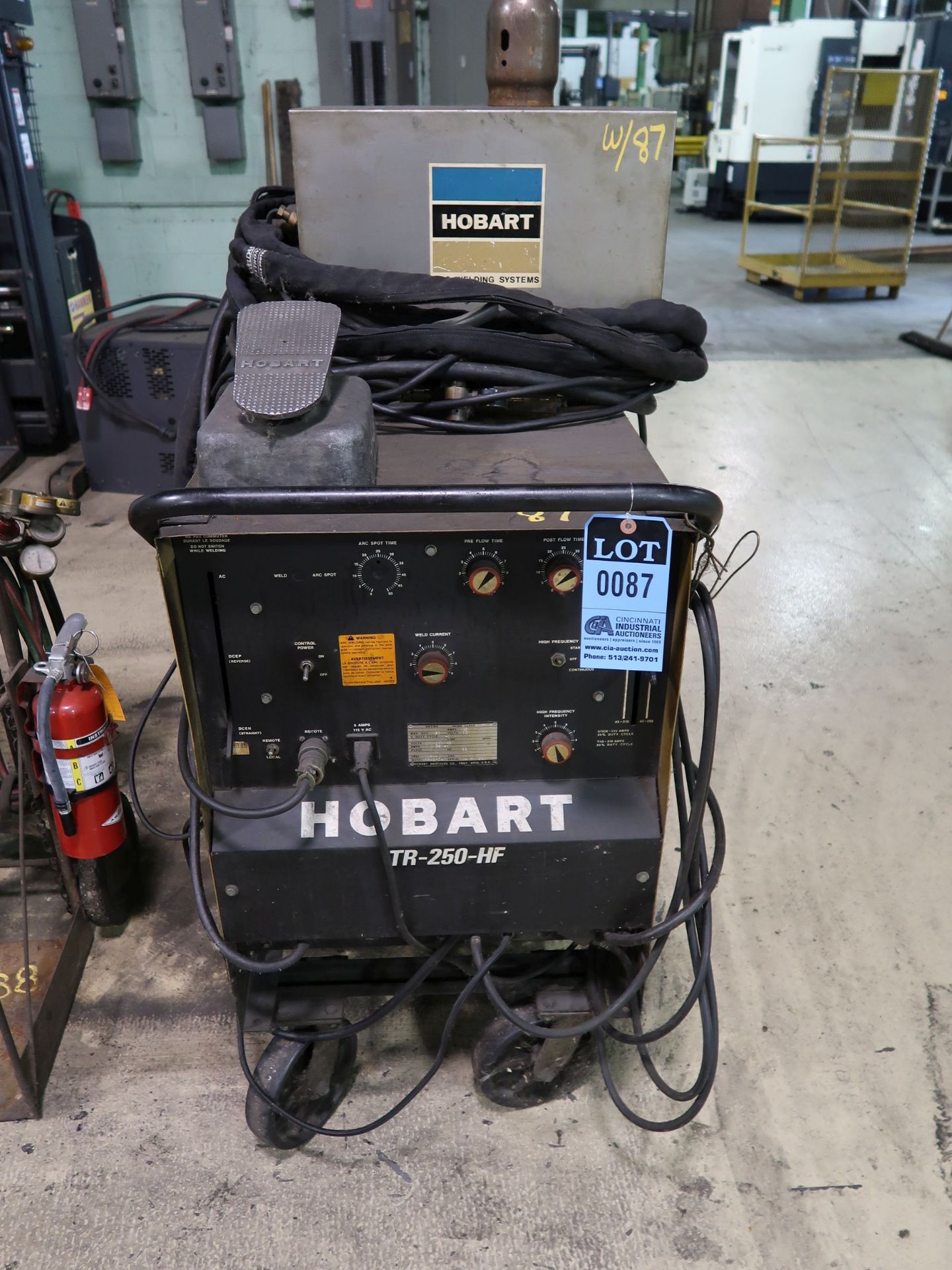 250 AMP HOBART MODEL TR-250-HF TIG WELDING POWER SOURCE; S/N 84WS01221 WITH HOBART RADIATOR